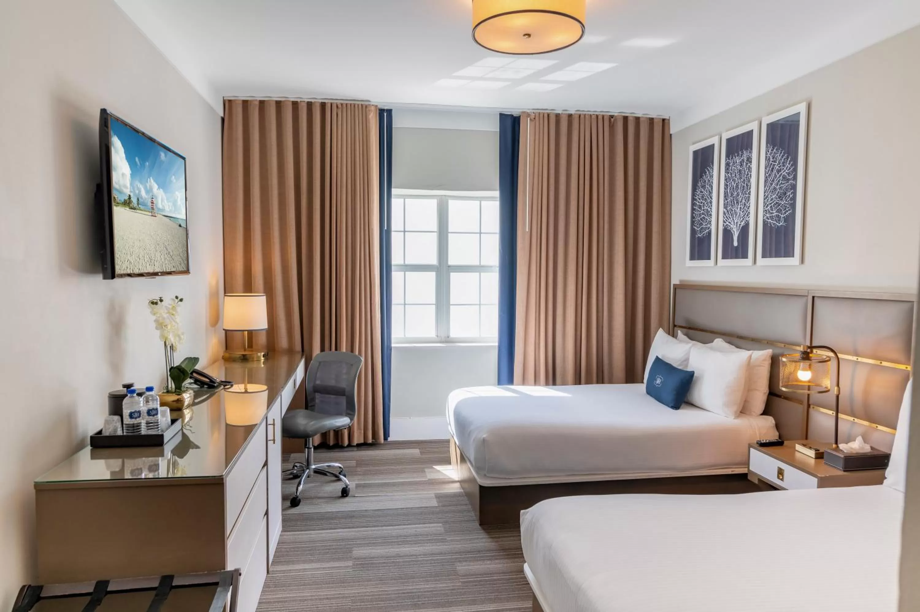 Bedroom, Bed in San Juan Hotel Miami Beach