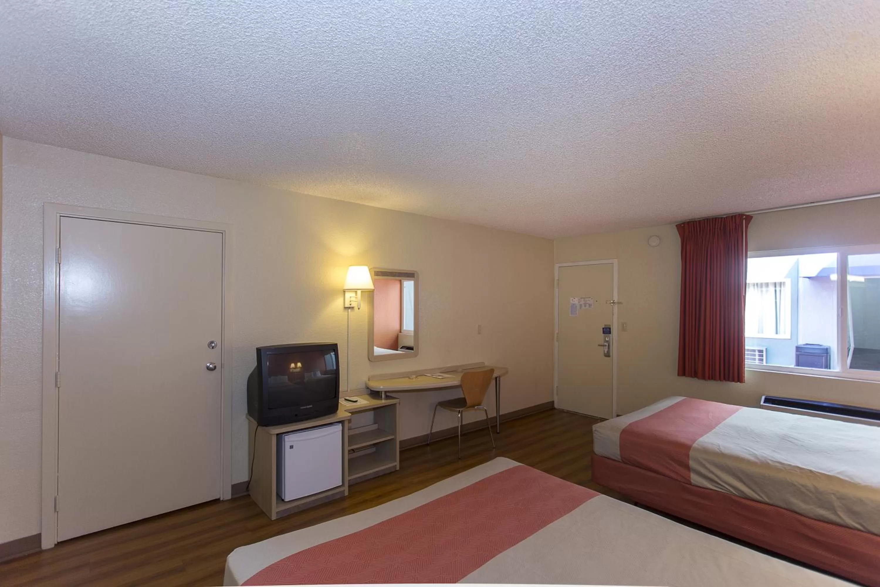 Day, Bed in Cathedral Hill Hotel