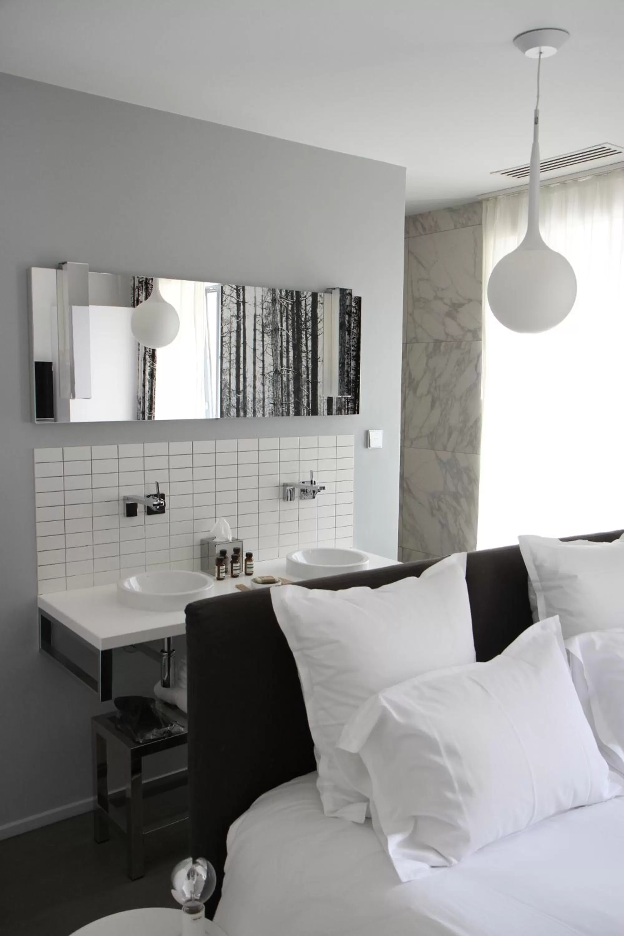 Decorative detail, Bed in Hôtel Quatorze