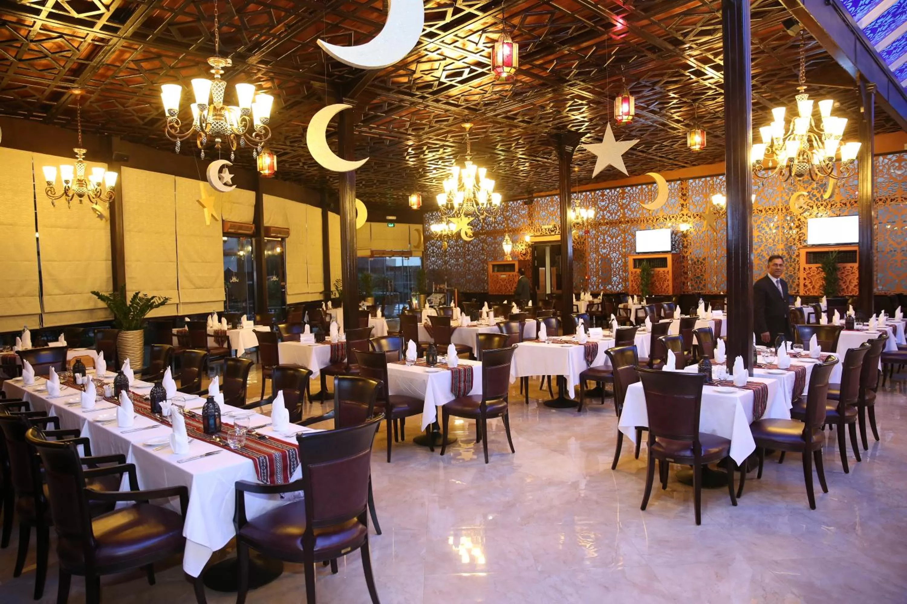 Restaurant/places to eat in Ezdan Hotel West Bay