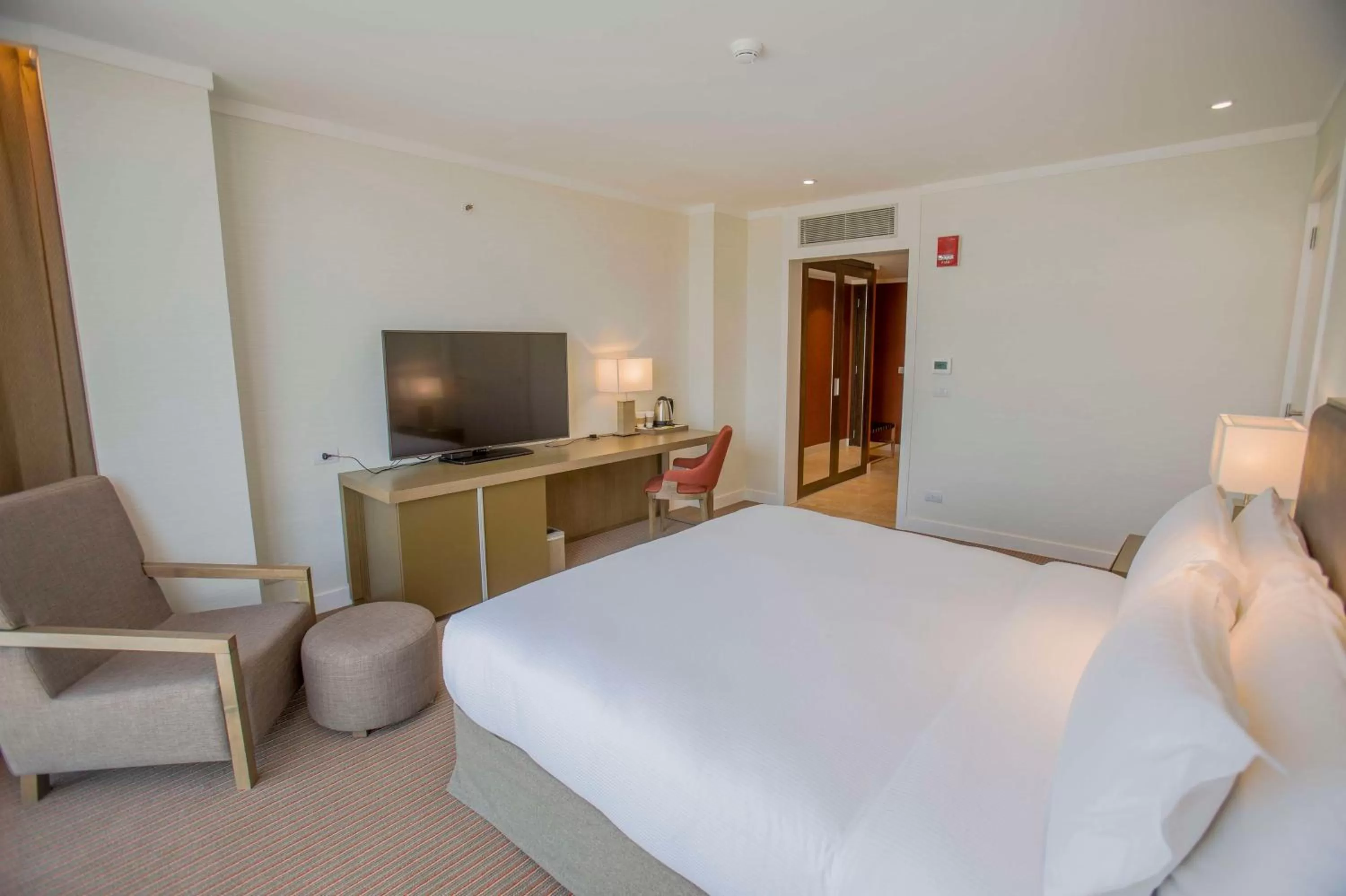 Bedroom, Bed in Hilton Pilar