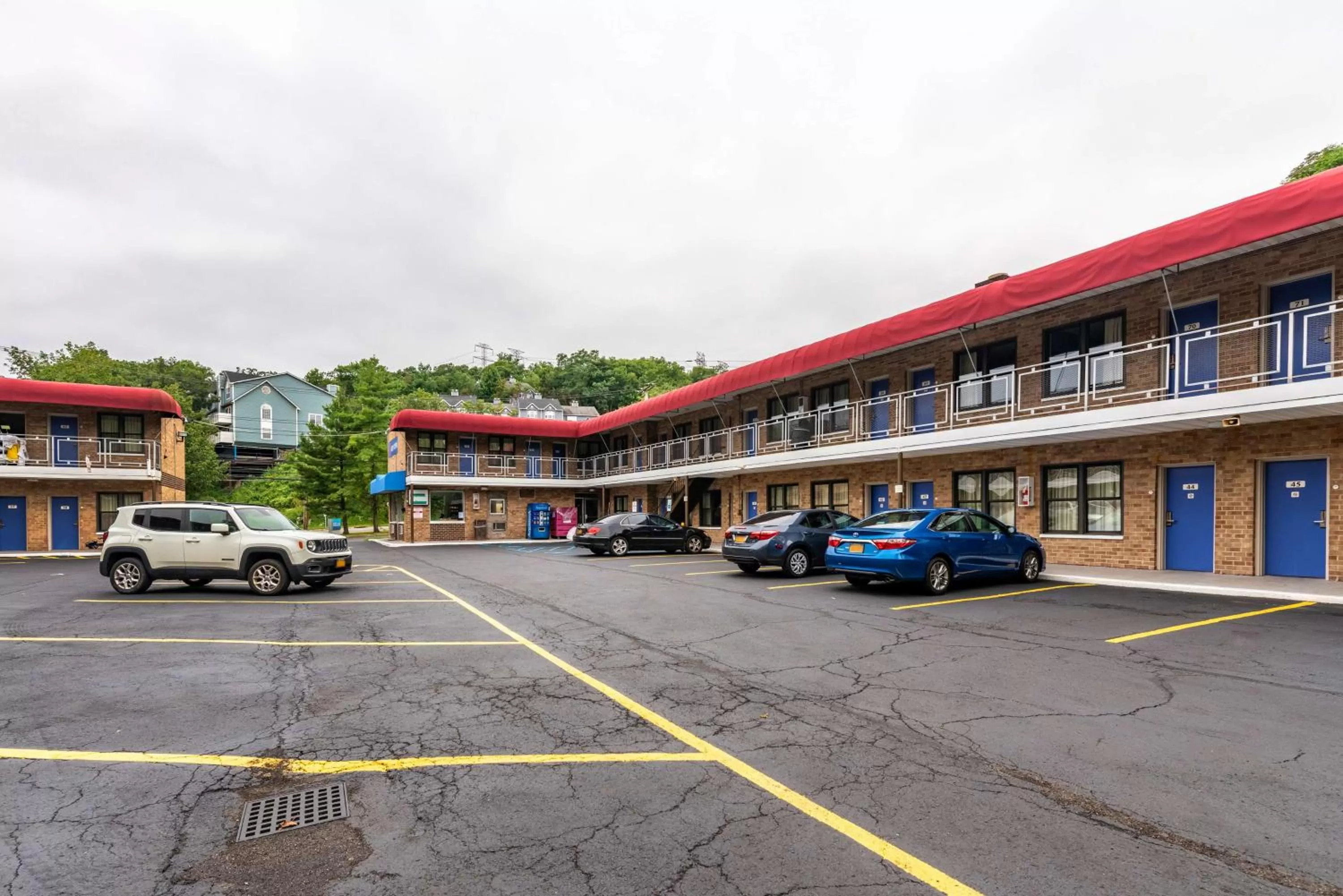 Property building in Motel 6-Elmsford, NY - White Plains