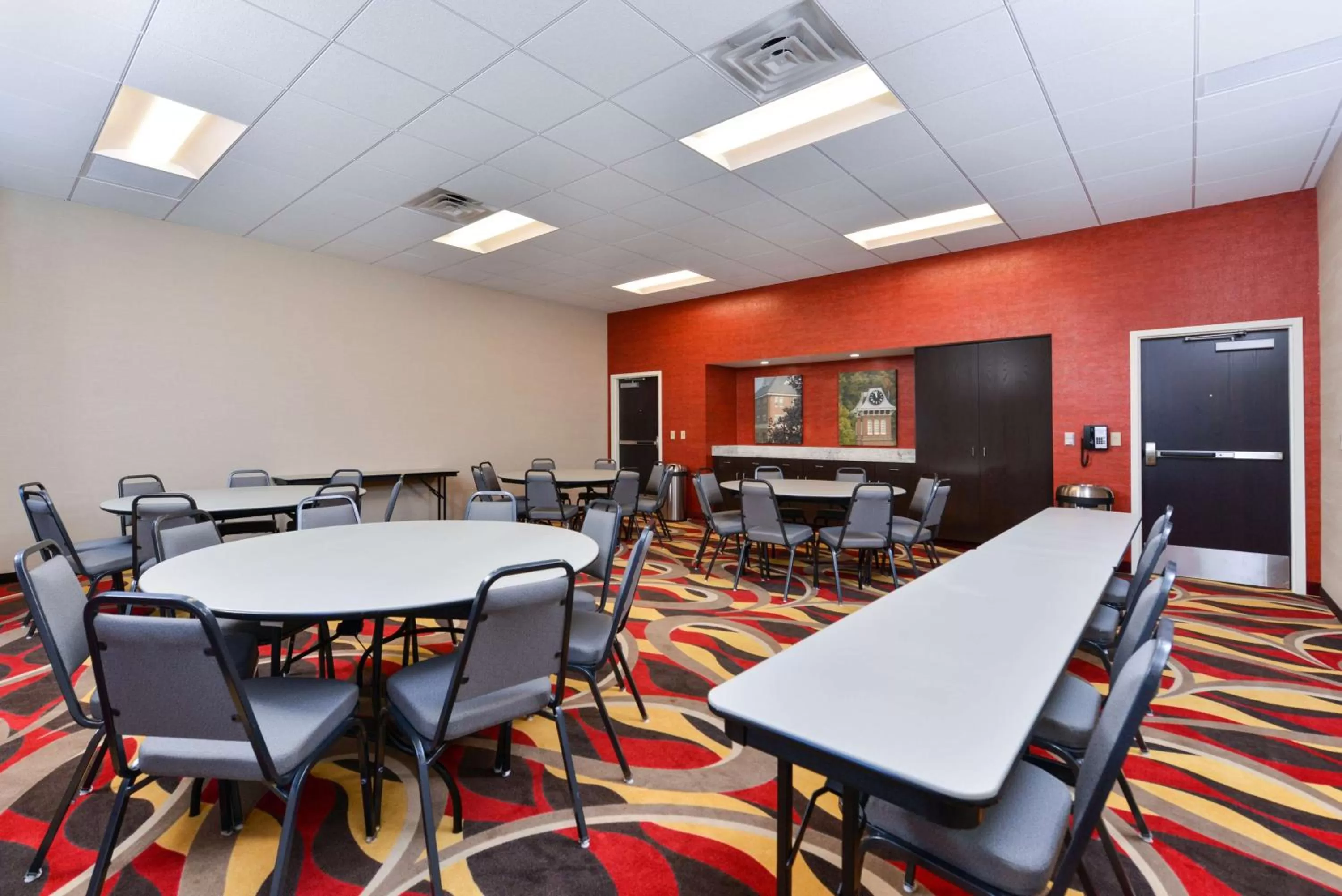 Meeting/conference room in Hampton Inn & Suites California University-Pittsburgh