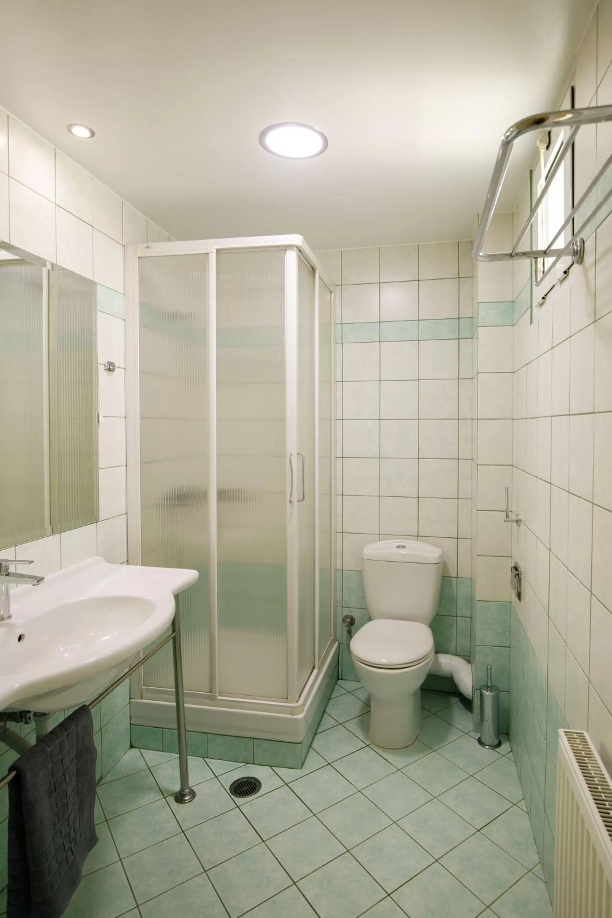 Bathroom in Hotel ΑΤΗΙΝΑ