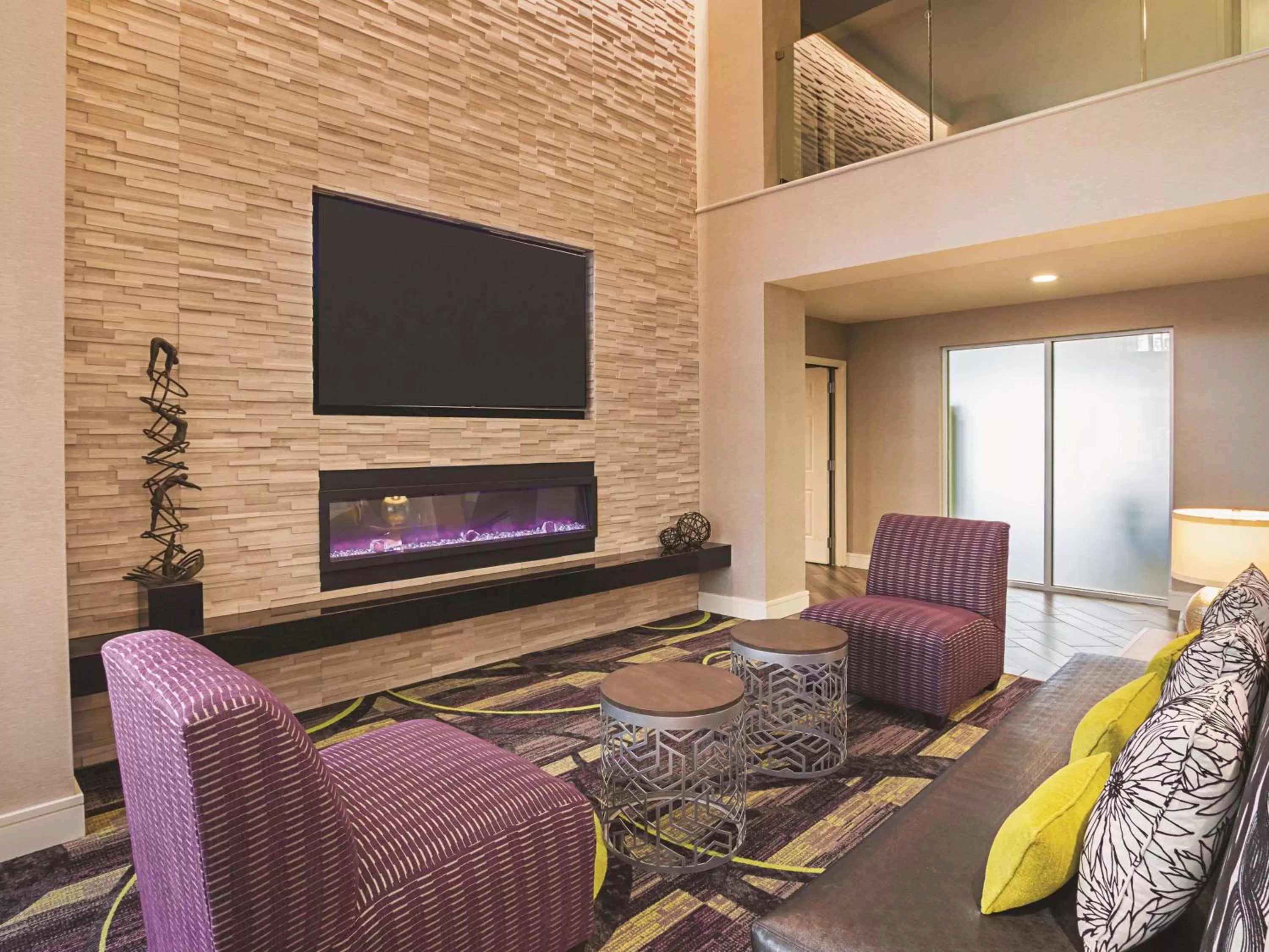 Lobby or reception in La Quinta by Wyndham Fort Worth North