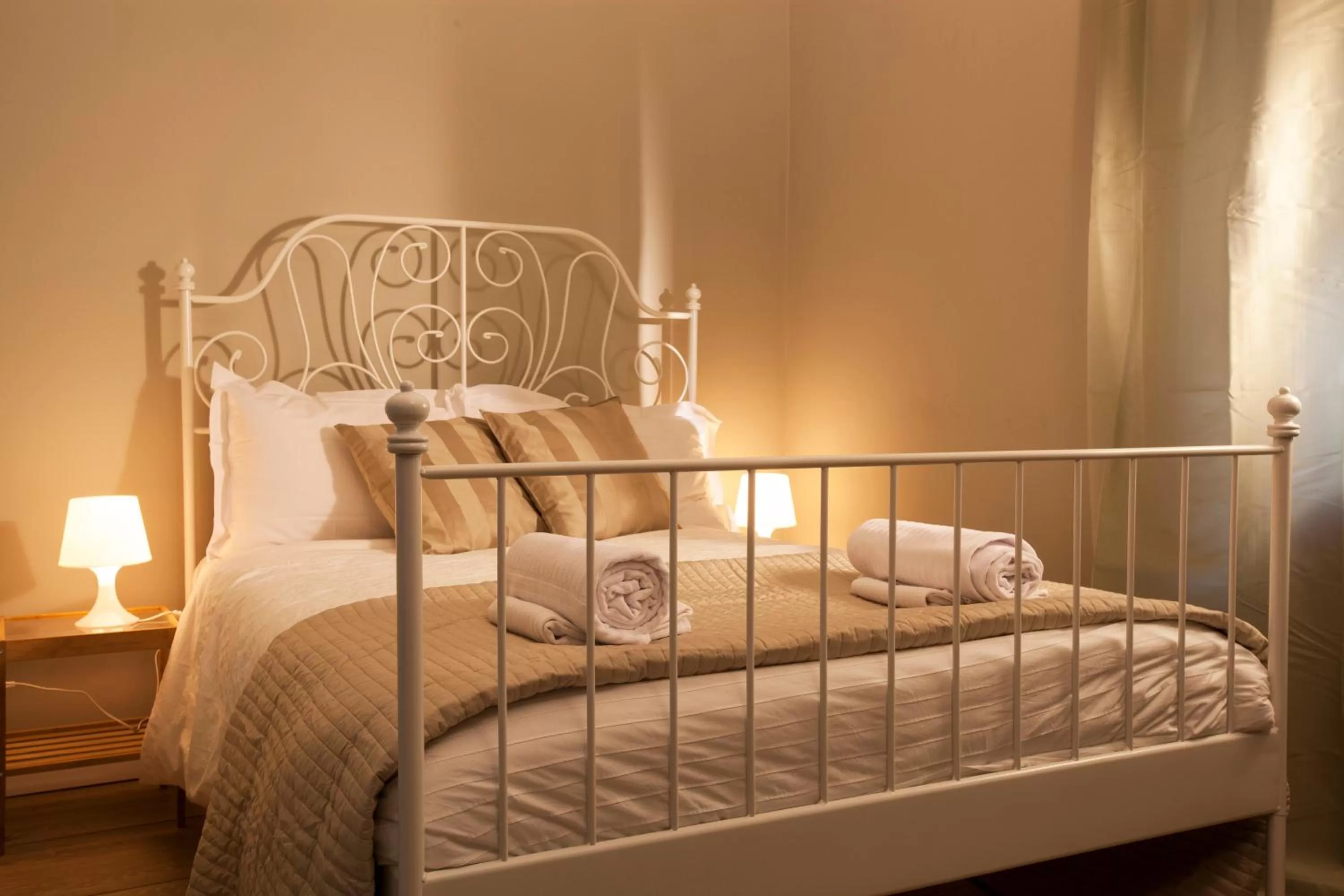 Photo of the whole room, Bed in Un Attimo A Roma B&B