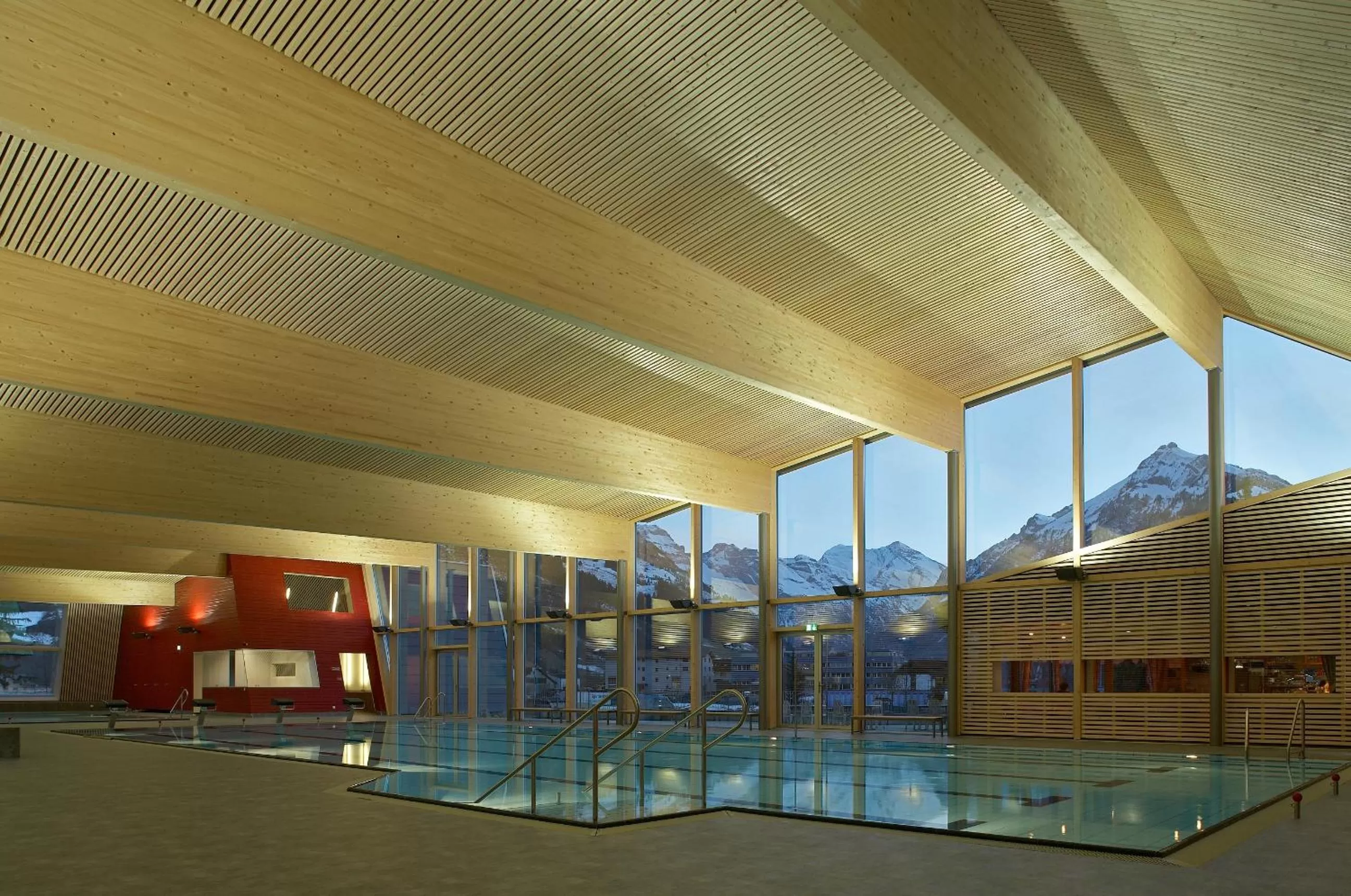 Swimming pool in Frutigresort