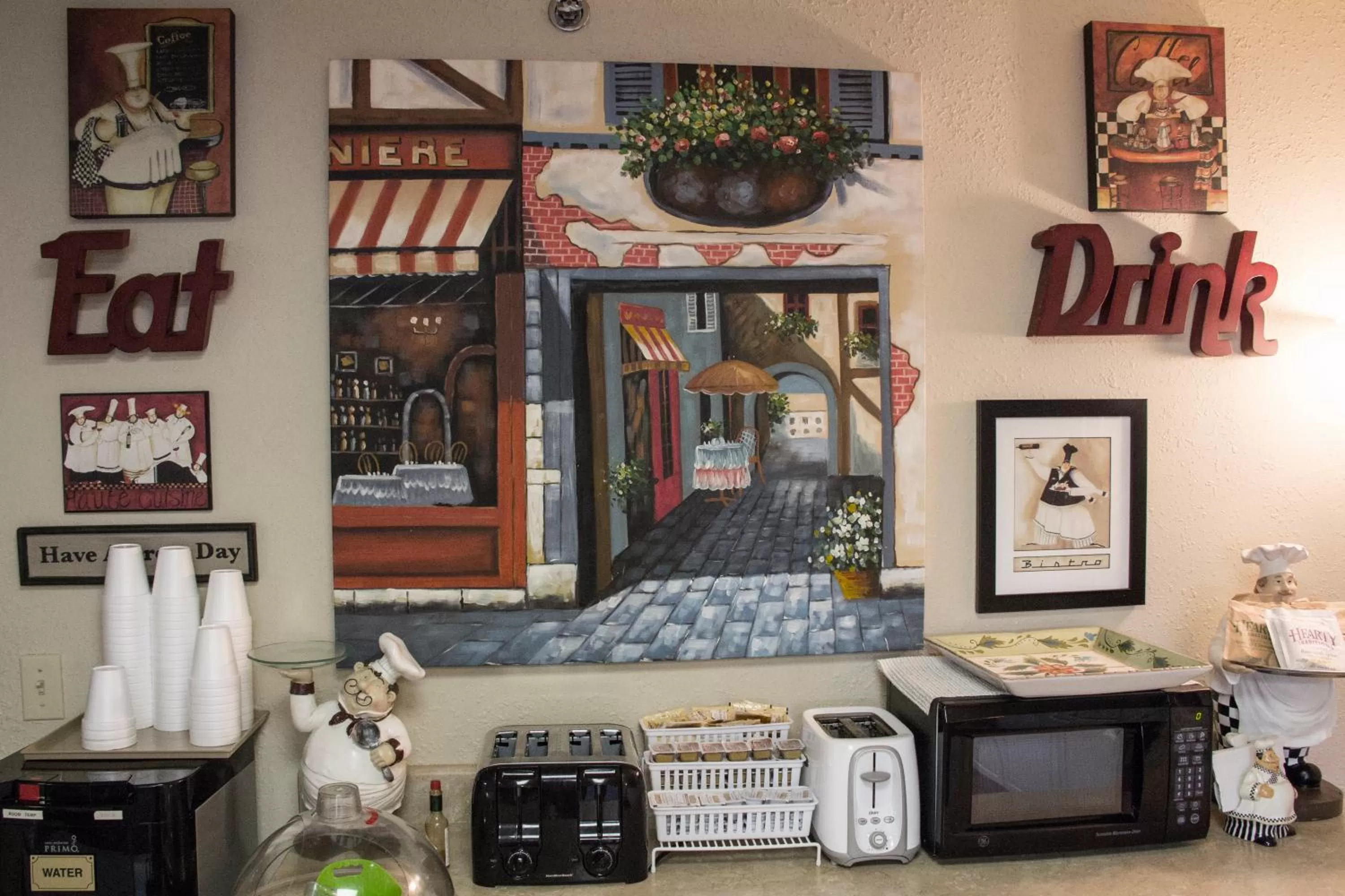 Restaurant/places to eat in All American Inn & Suites Branson