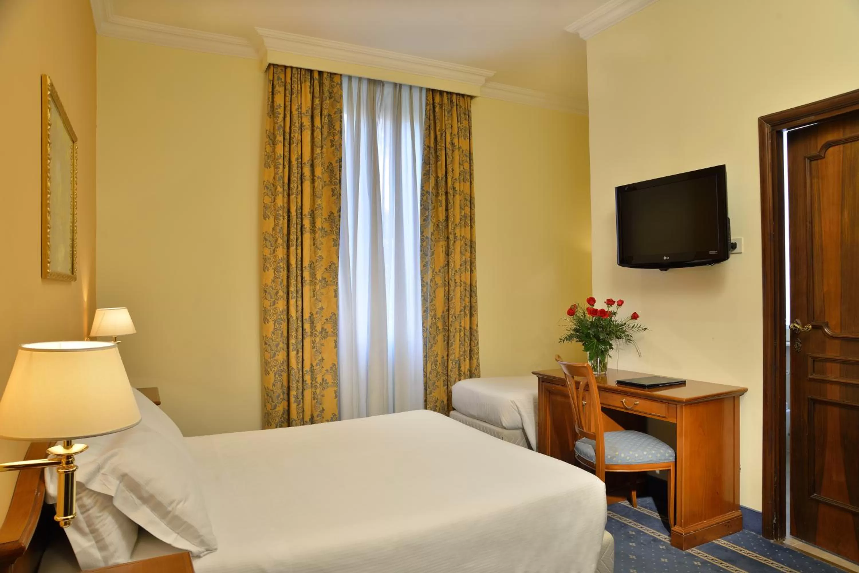 Photo of the whole room, Bed in Rome Garden Hotel