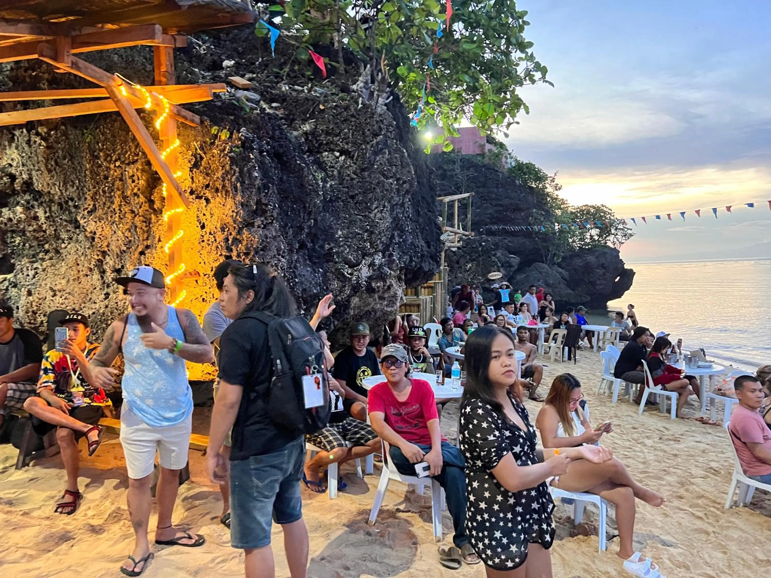 Entertainment in Gratum Beach Resort