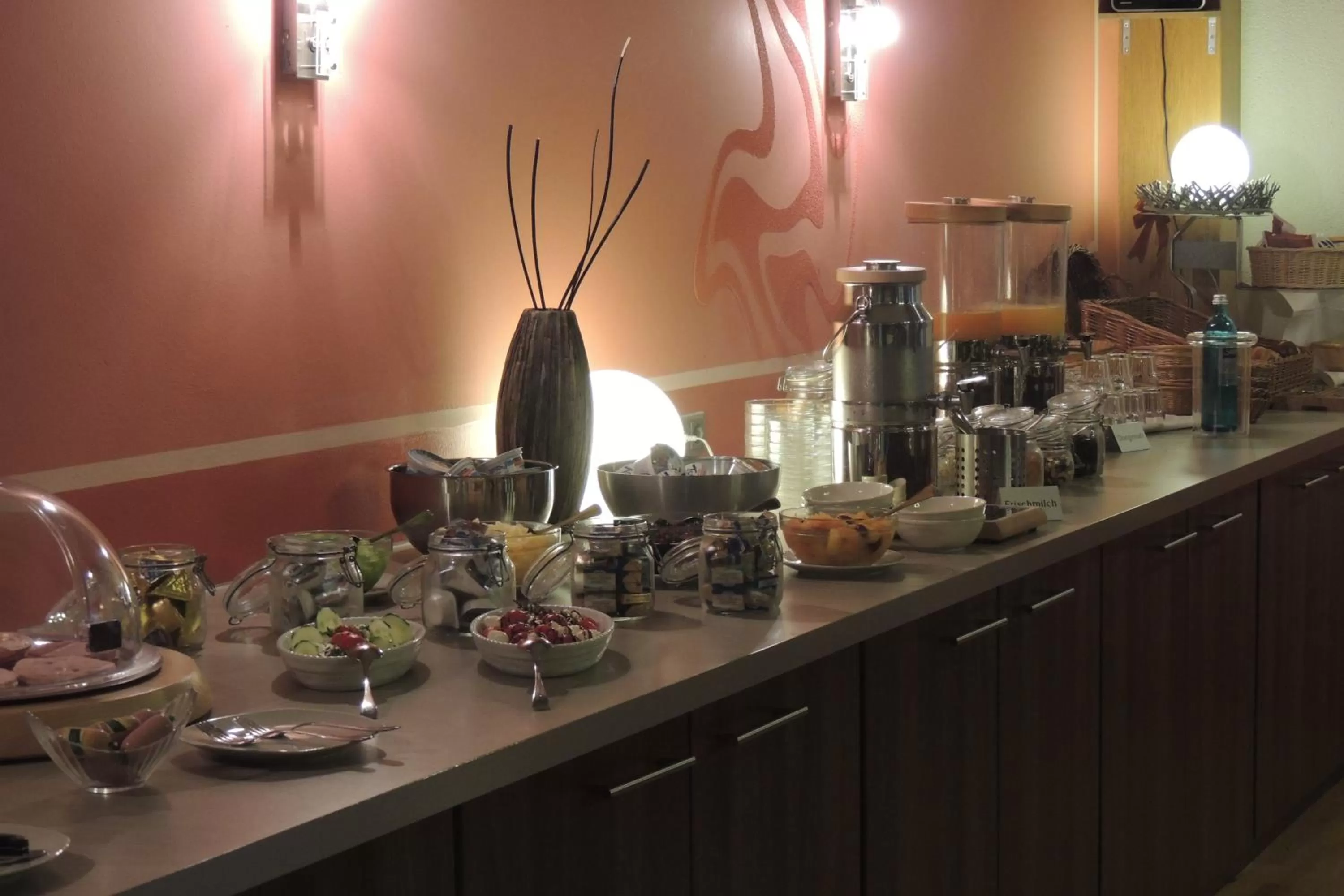 Buffet breakfast in Hotel-Gasthof Neue Post