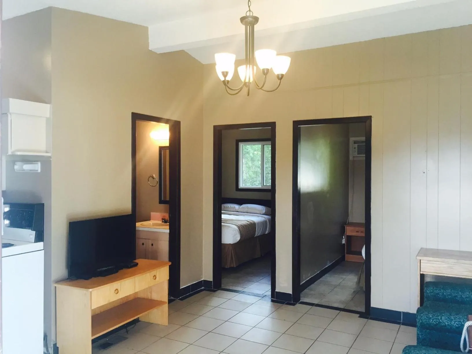 Other, Bed in Thriftlodge Edmonton