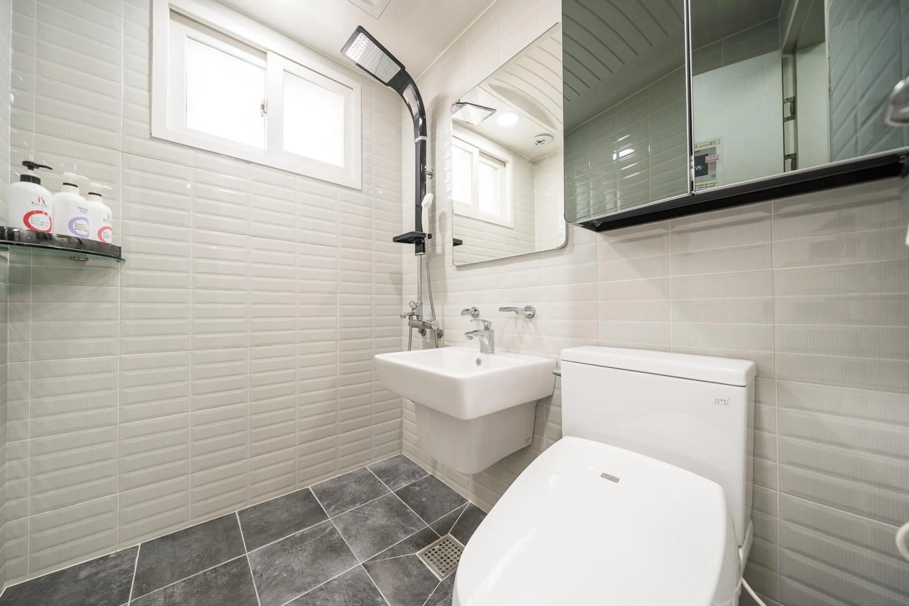 Bathroom in Malu Hotel Suwon