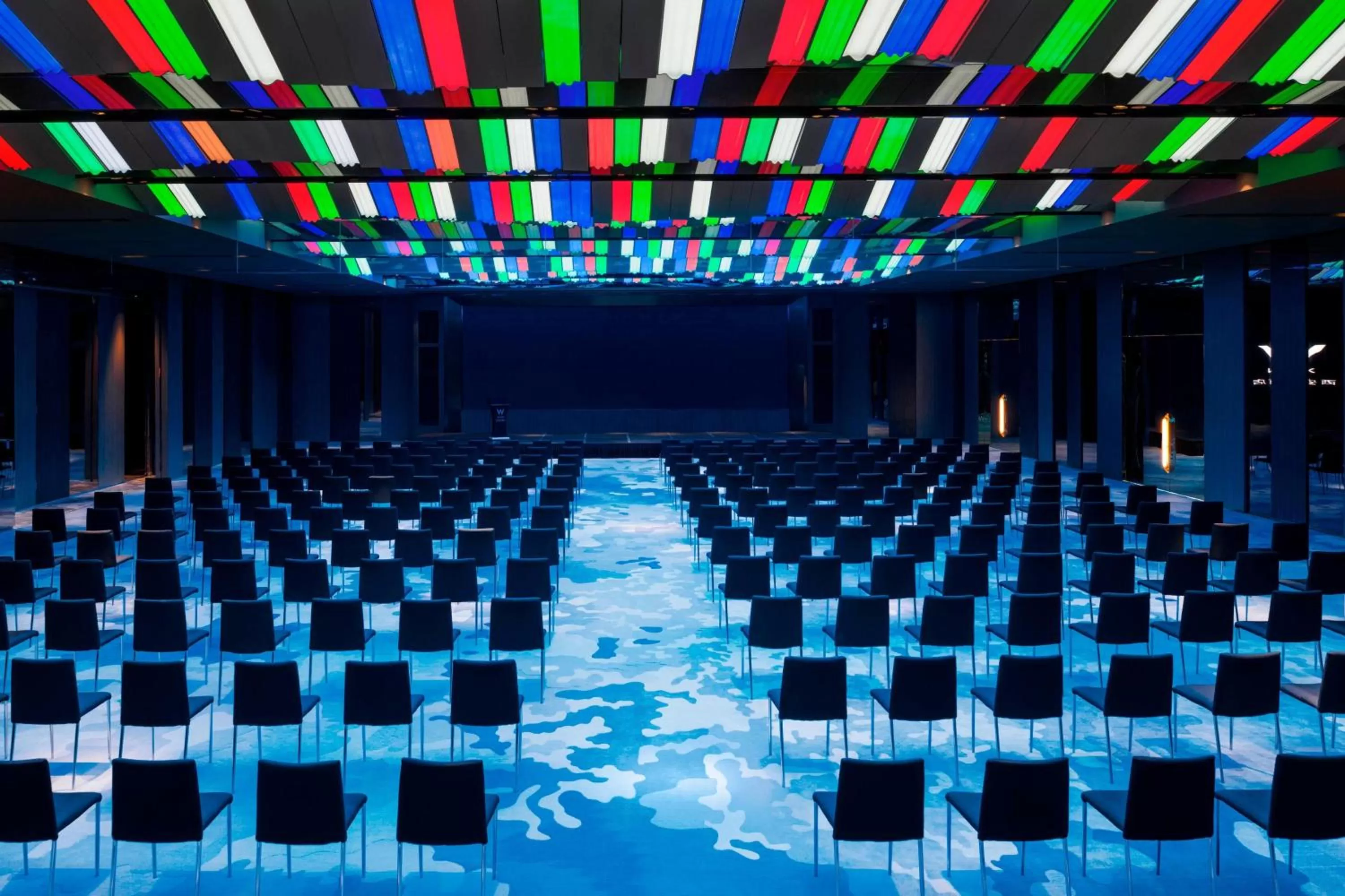 Meeting/conference room in W XIAN Hotel