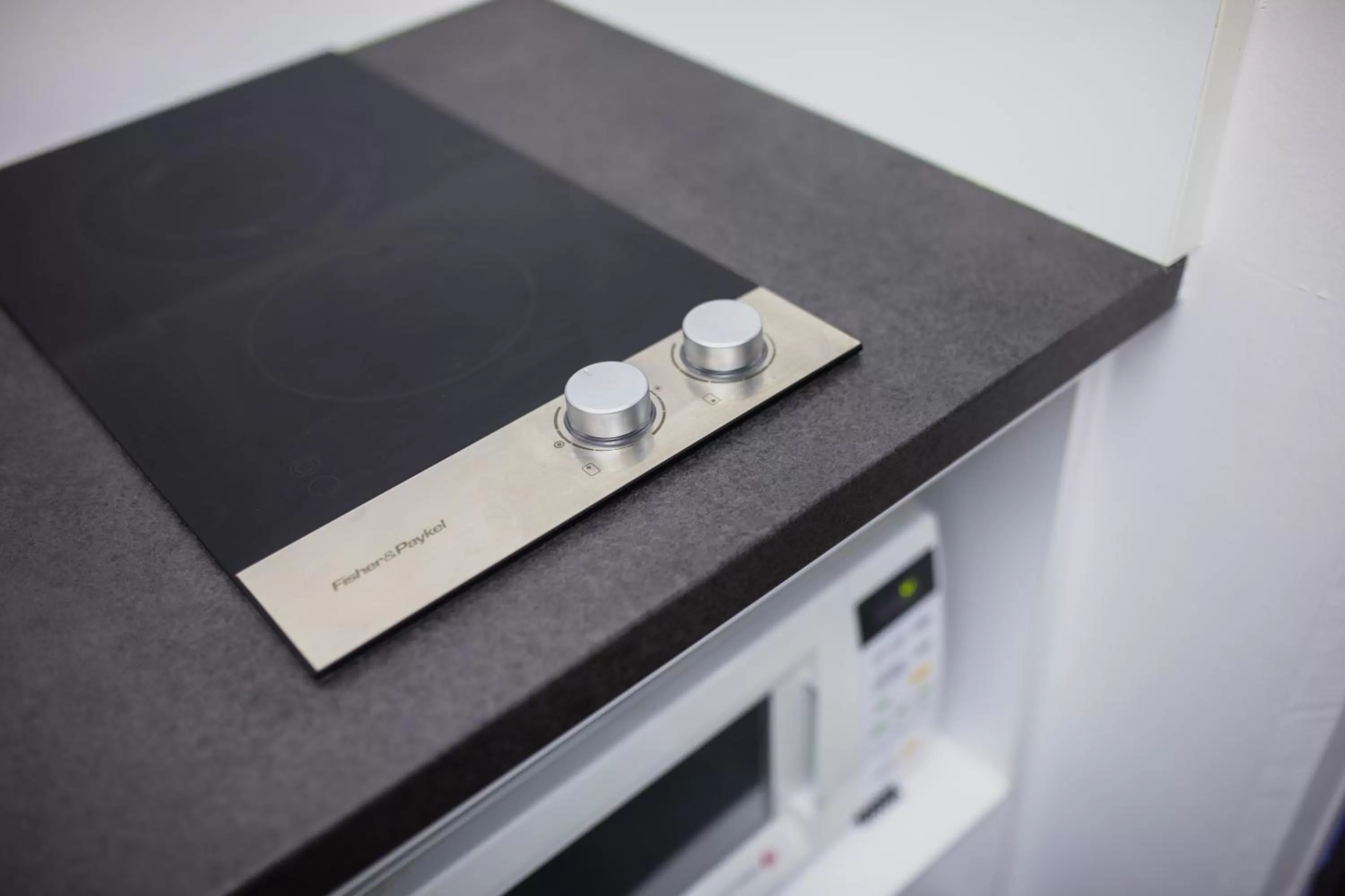 Kitchen or kitchenette in Glenmore Palms Motel