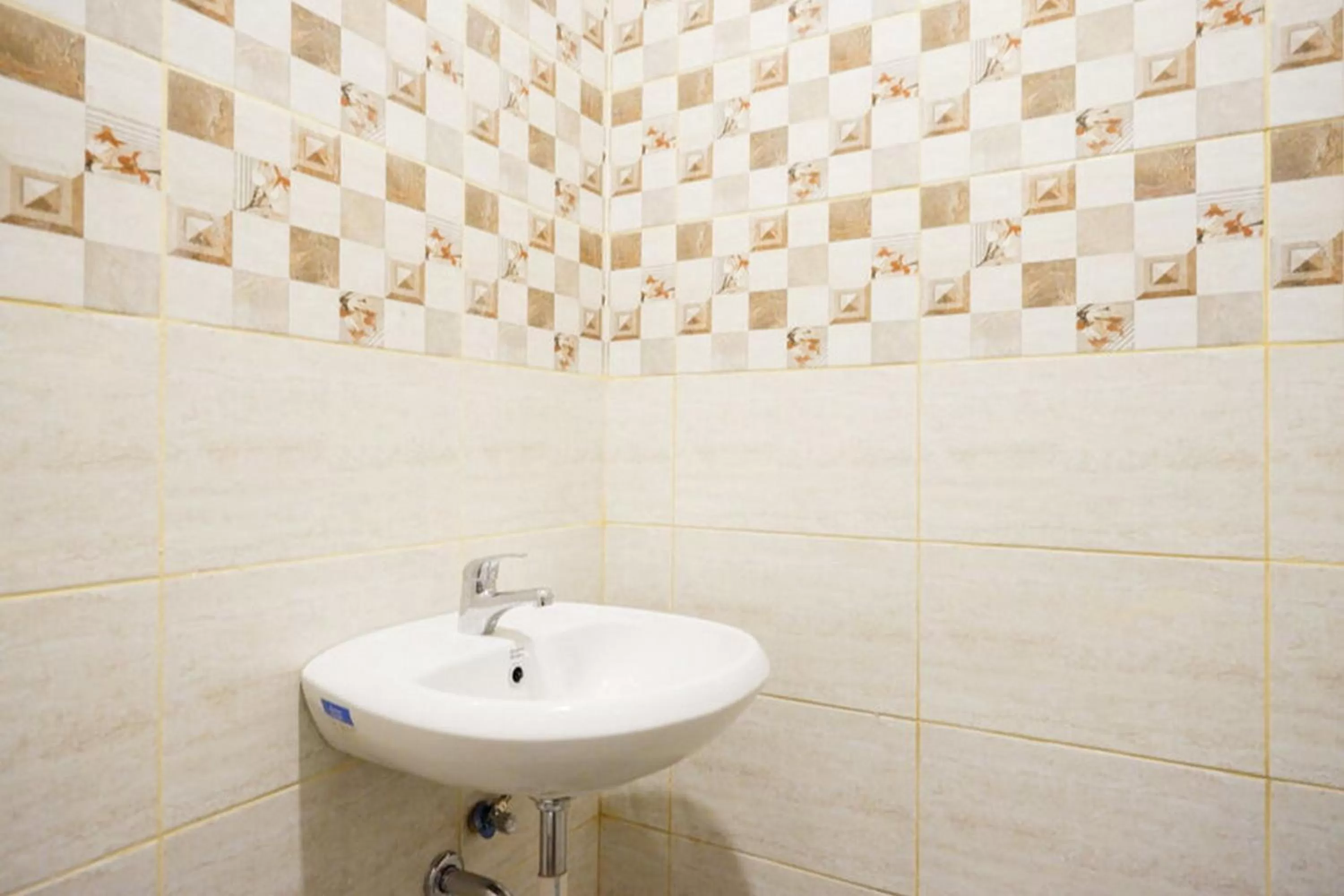 RedDoorz Plus near Jogja City Mall 5