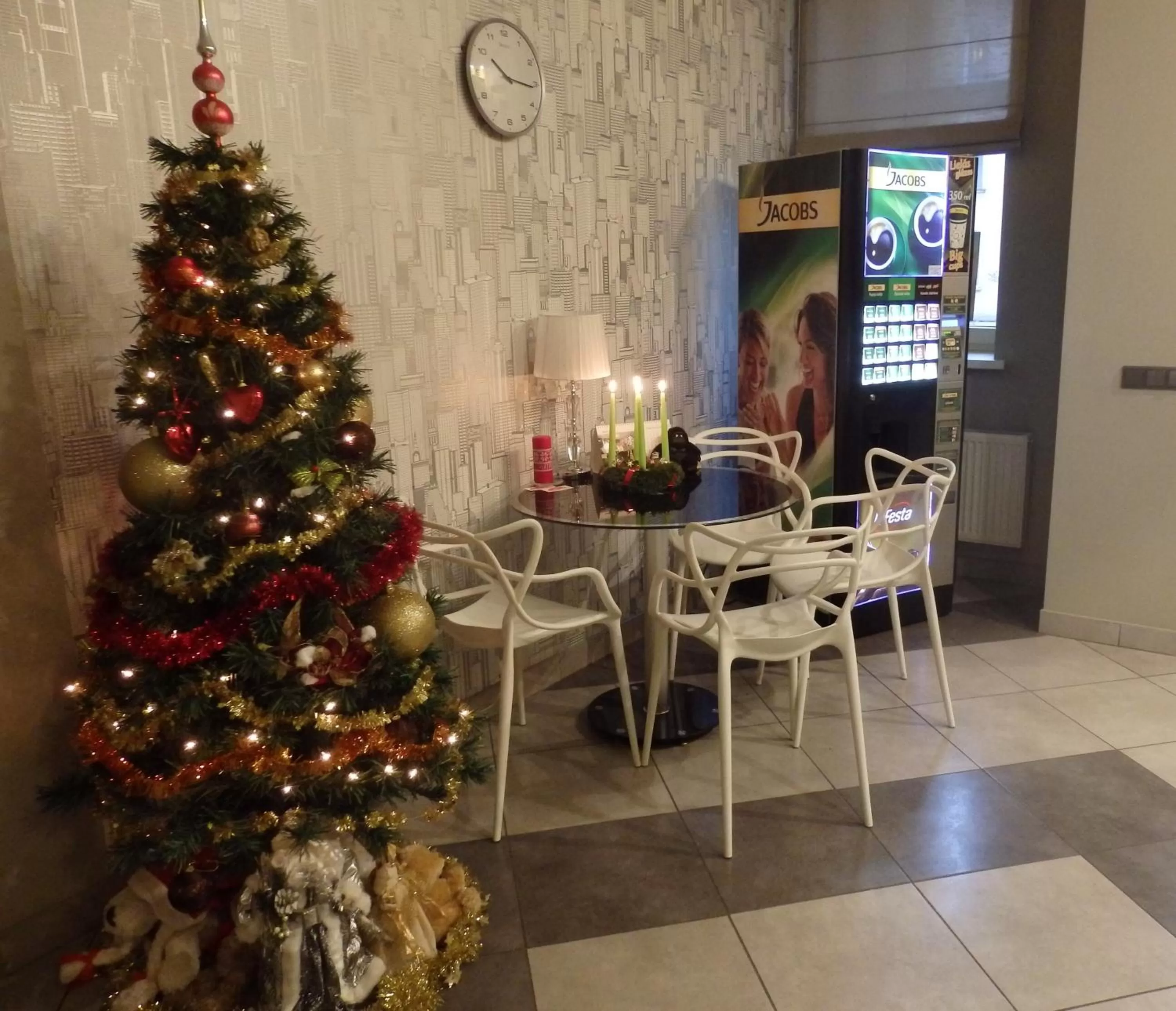 Winter in Happy Hotel