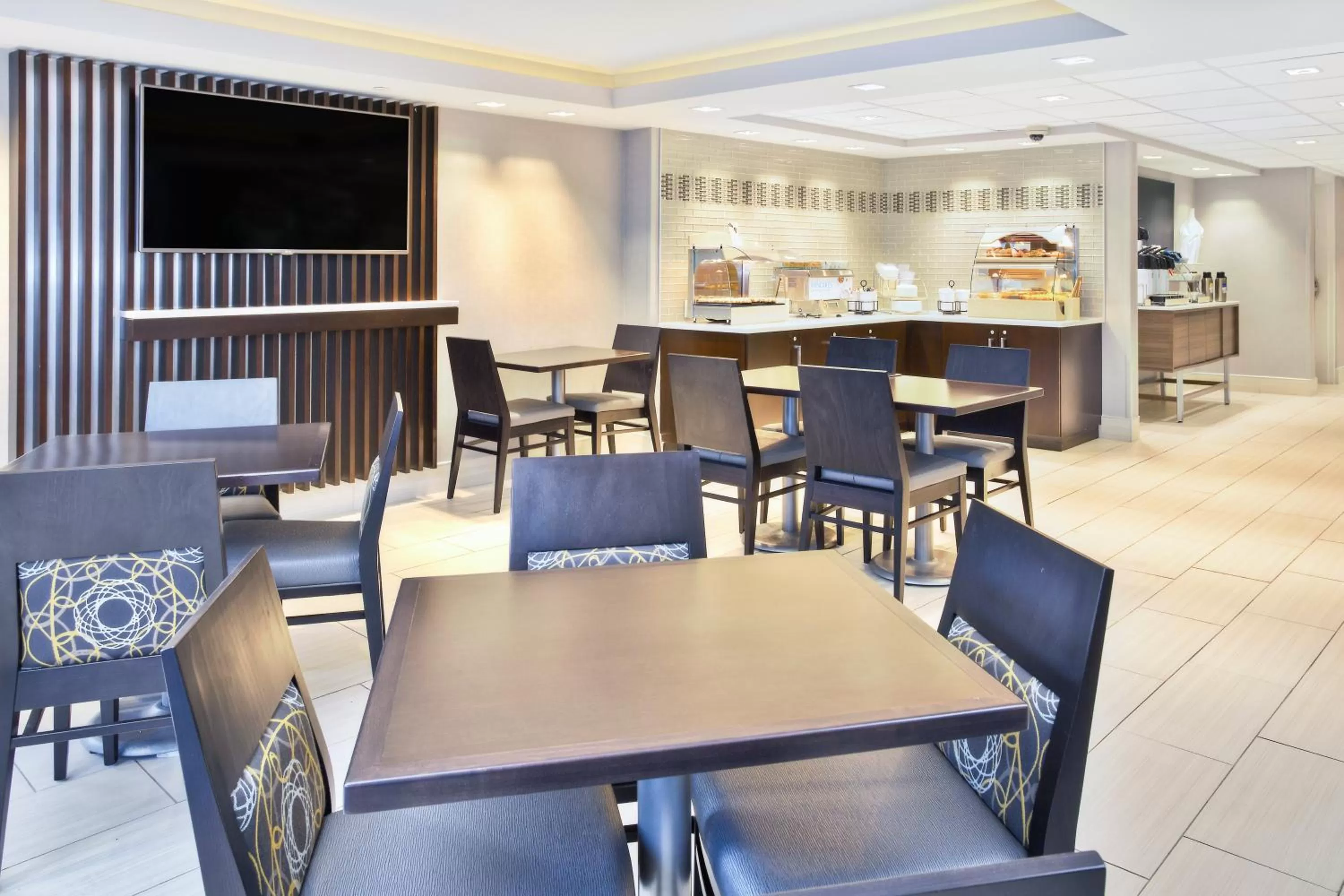 Breakfast in Holiday Inn Express Boston-Waltham by IHG