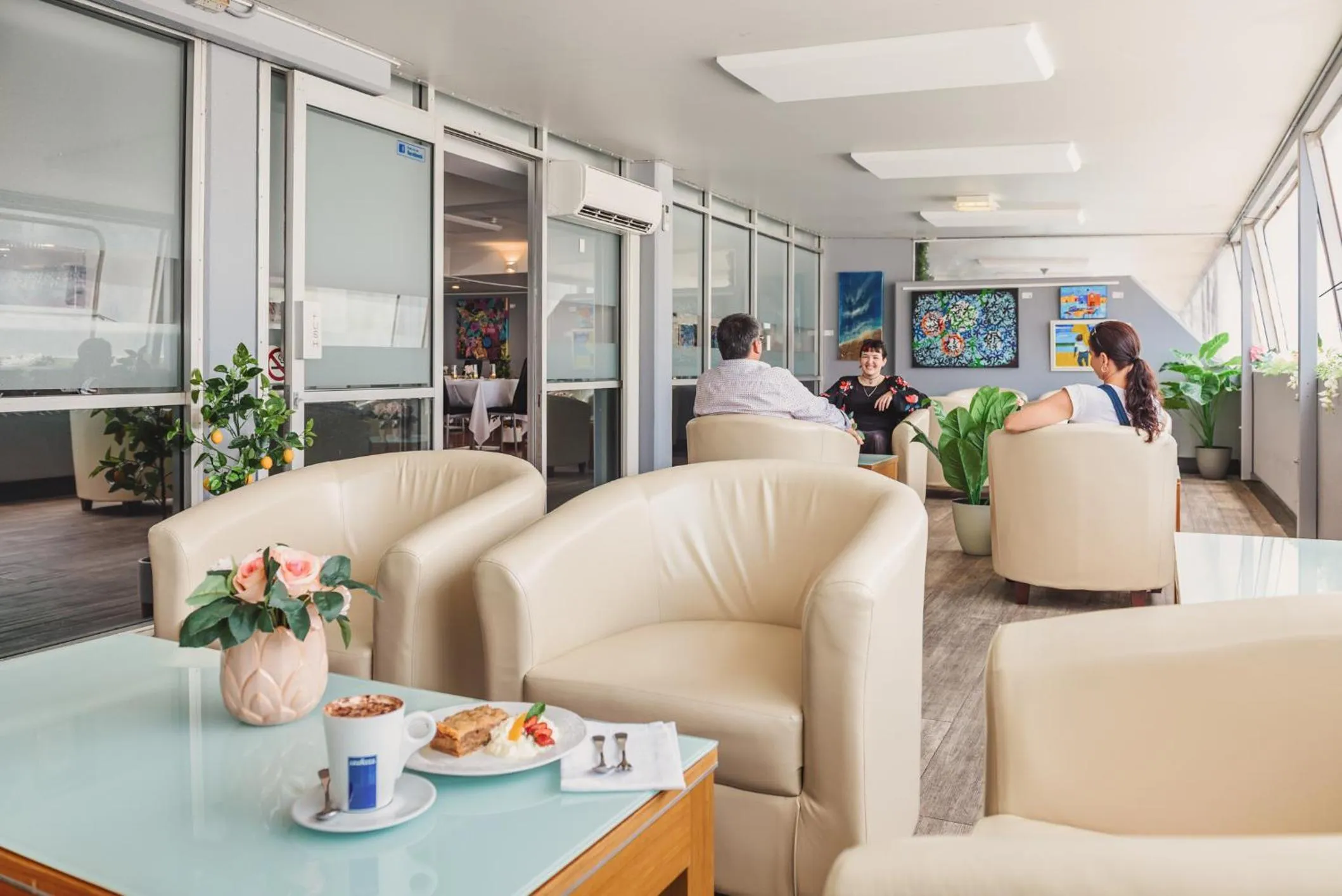 Lounge or bar in Metro Hotel & Apartments Gladstone