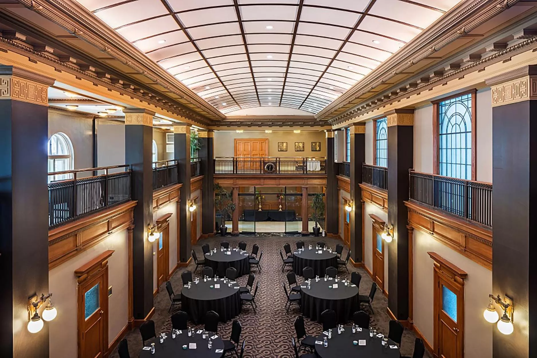 Banquet/Function facilities in One King West Hotel and Residence