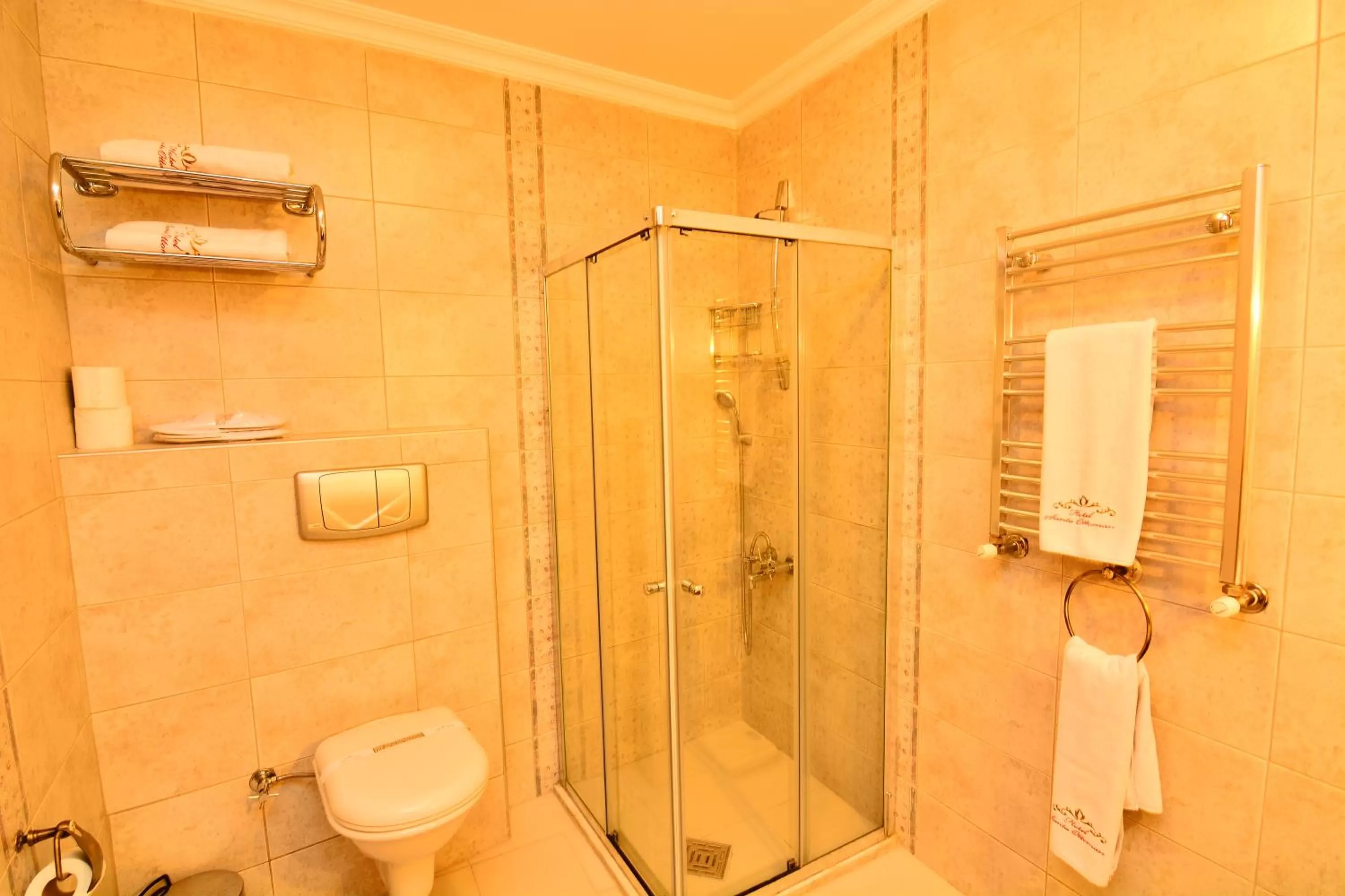 Bathroom in Santa Ottoman Hotel