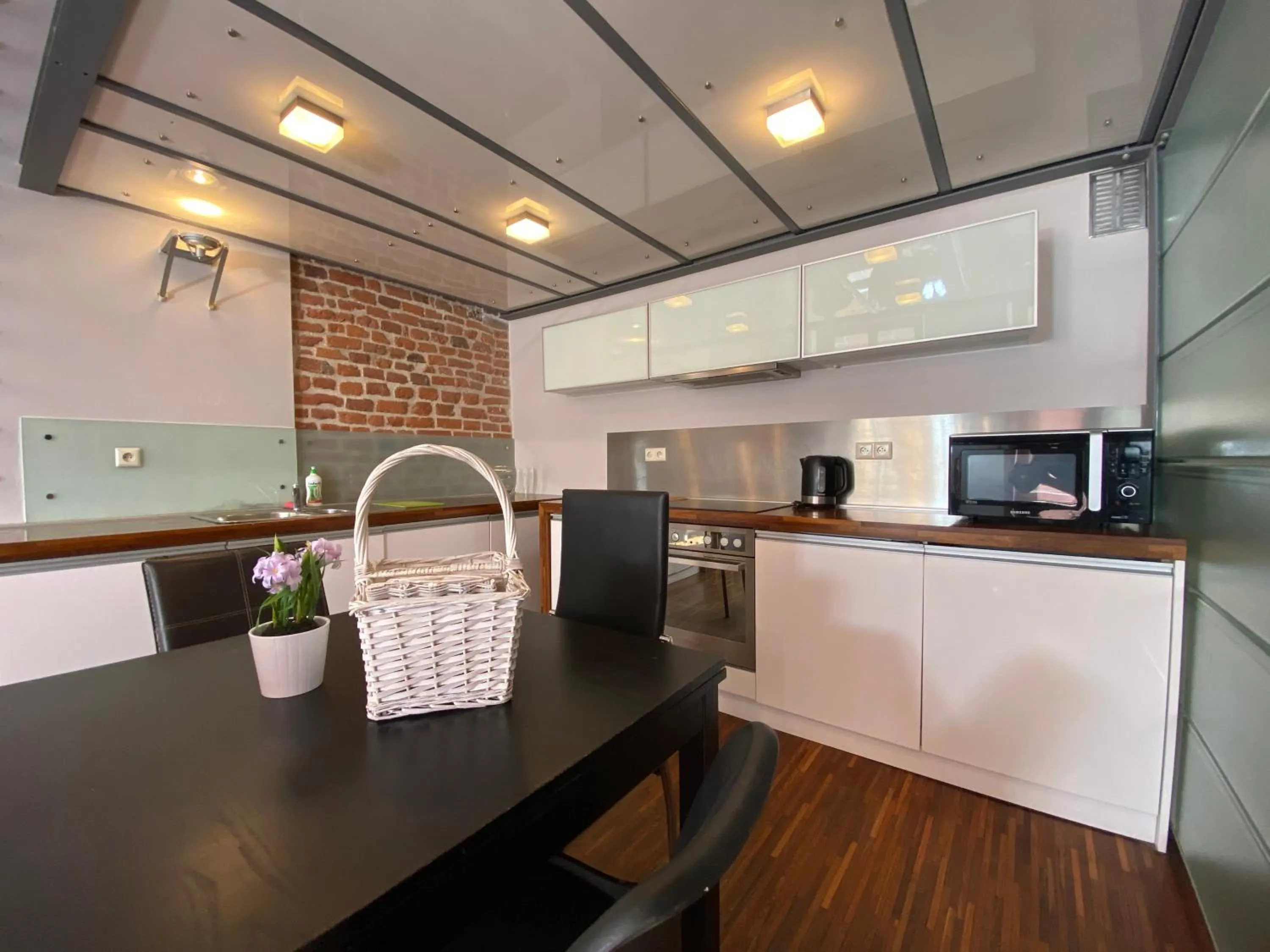 oven in P&J Apartments Floriańska