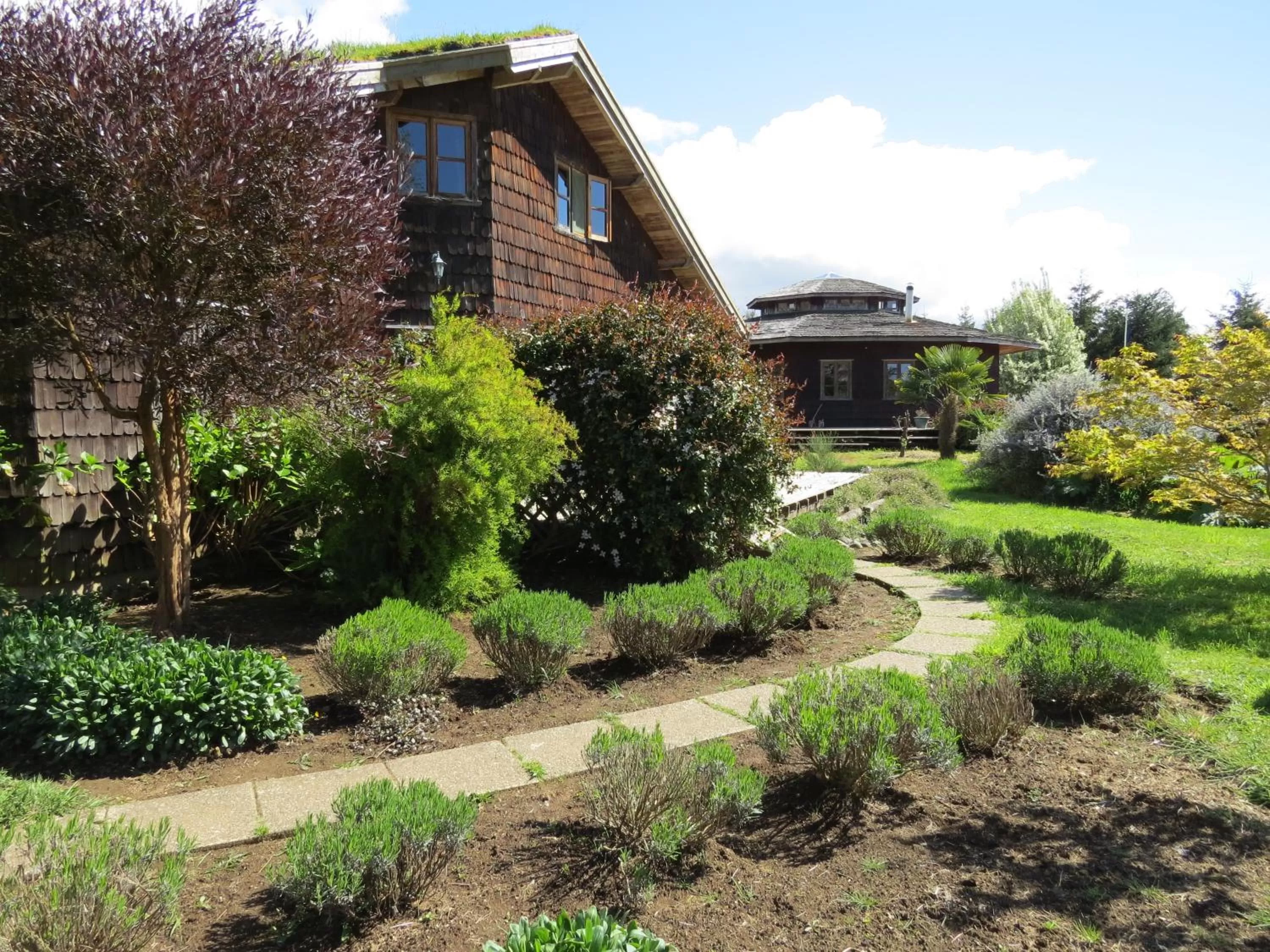 Facade/entrance, Property Building in Hostal Zapato Amarillo