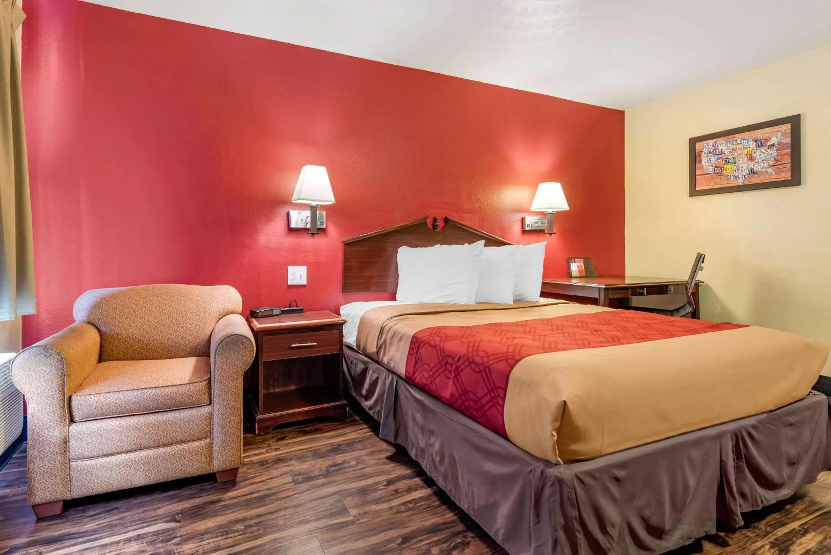 Photo of the whole room, Bed in Rodeway Inn