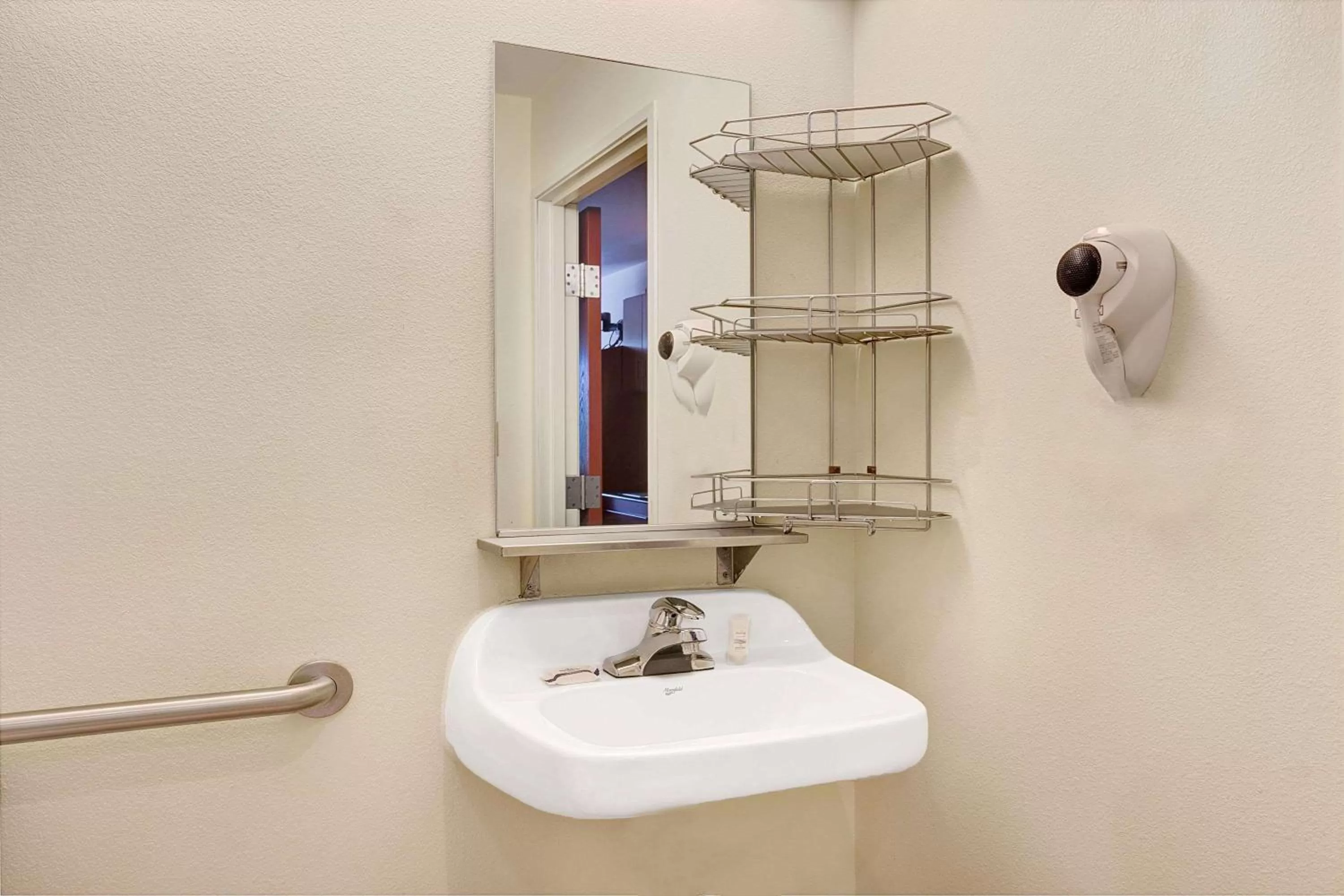 Bathroom in Microtel Inn & Suites by Wyndham Indianapolis Airport