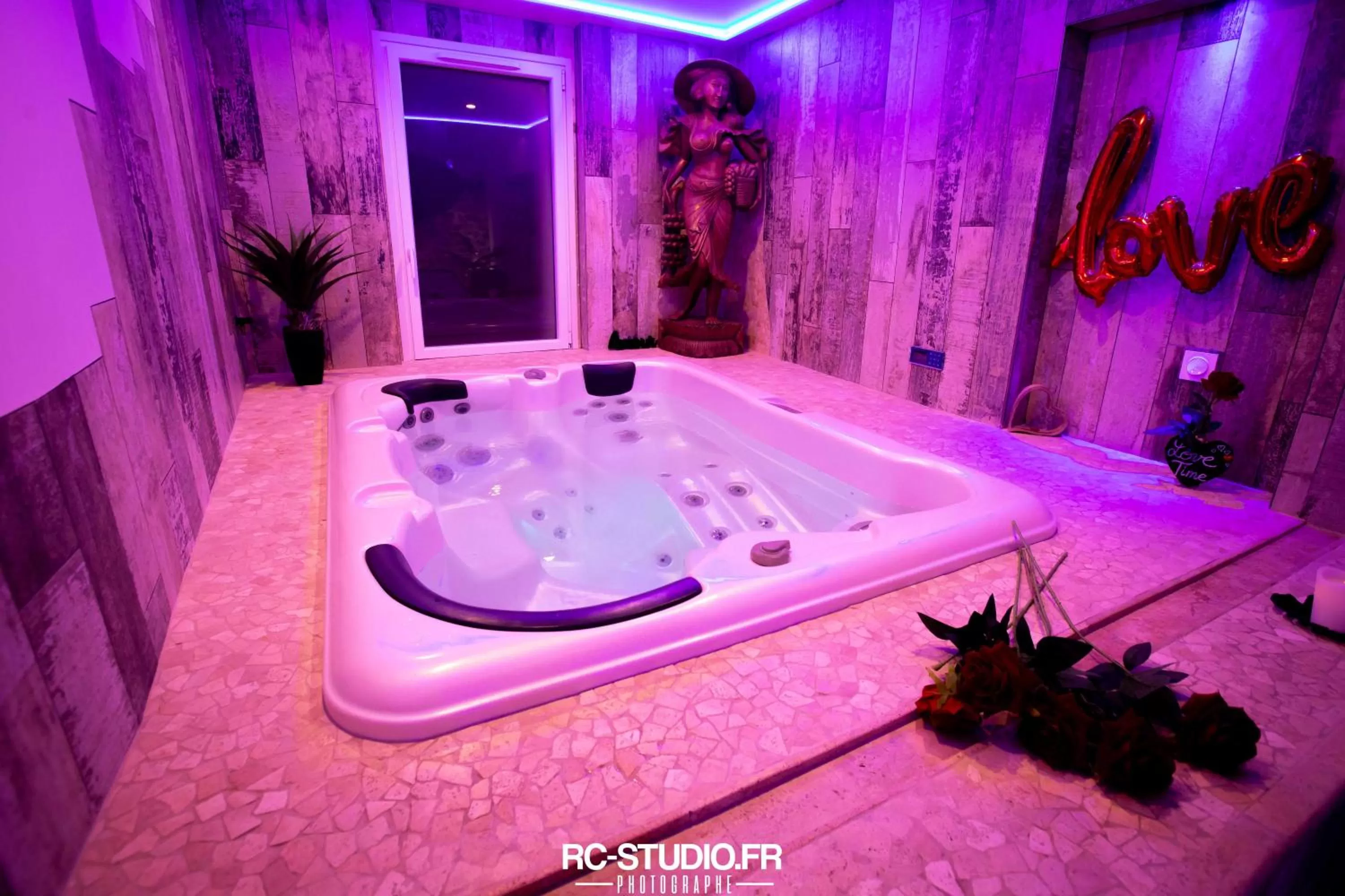 Hot Tub in Loveroom La Garçonn'Hyères