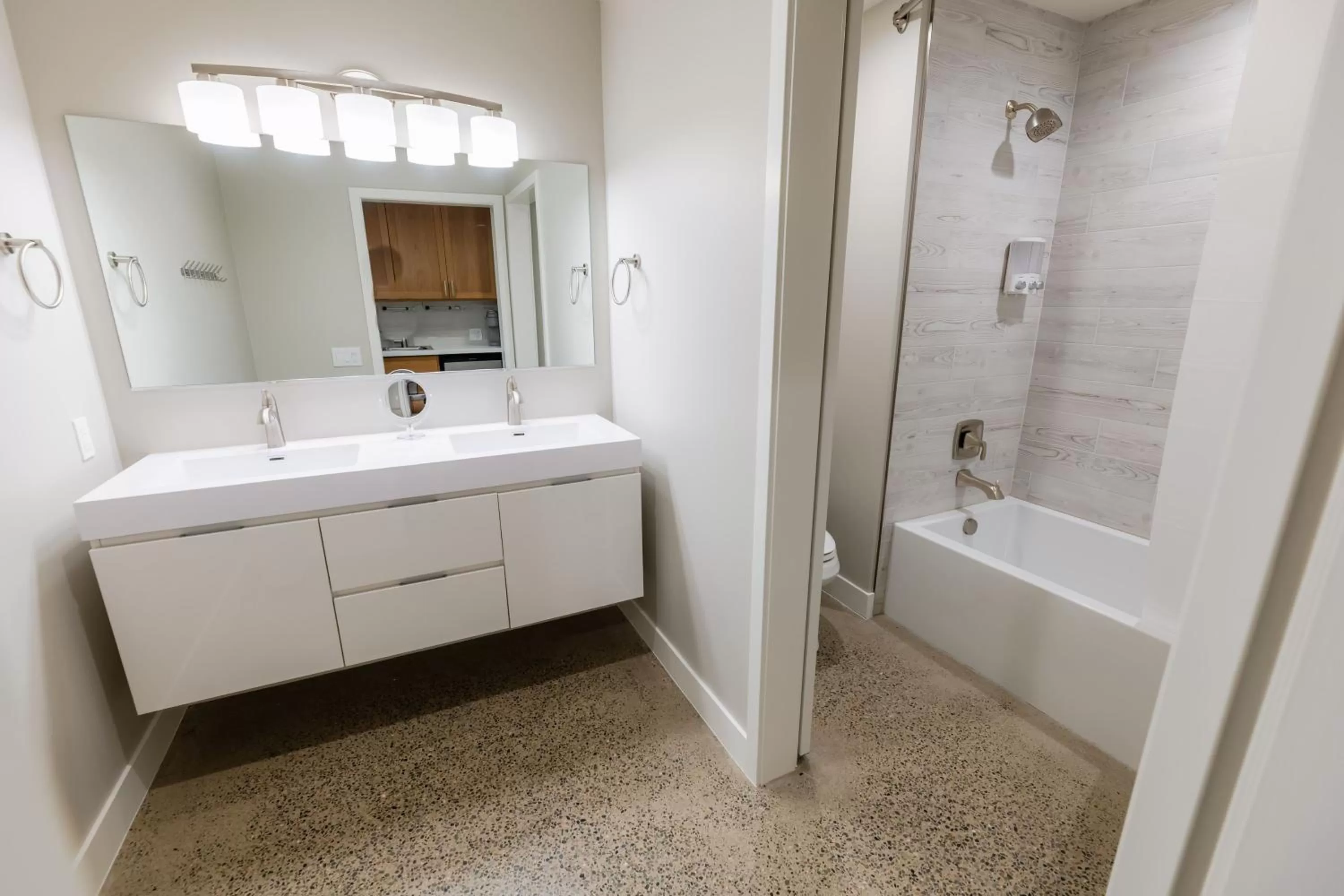 Baywood Inn Bed & Breakfast