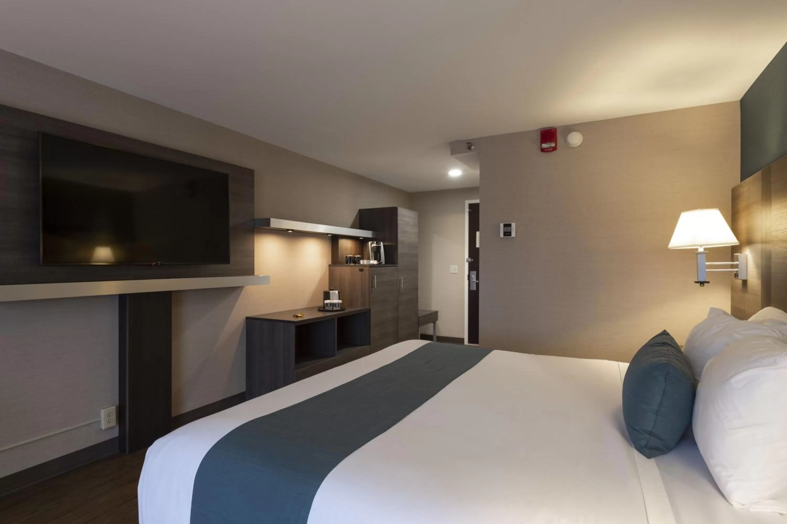 Bed in RIT Inn & Conference Center