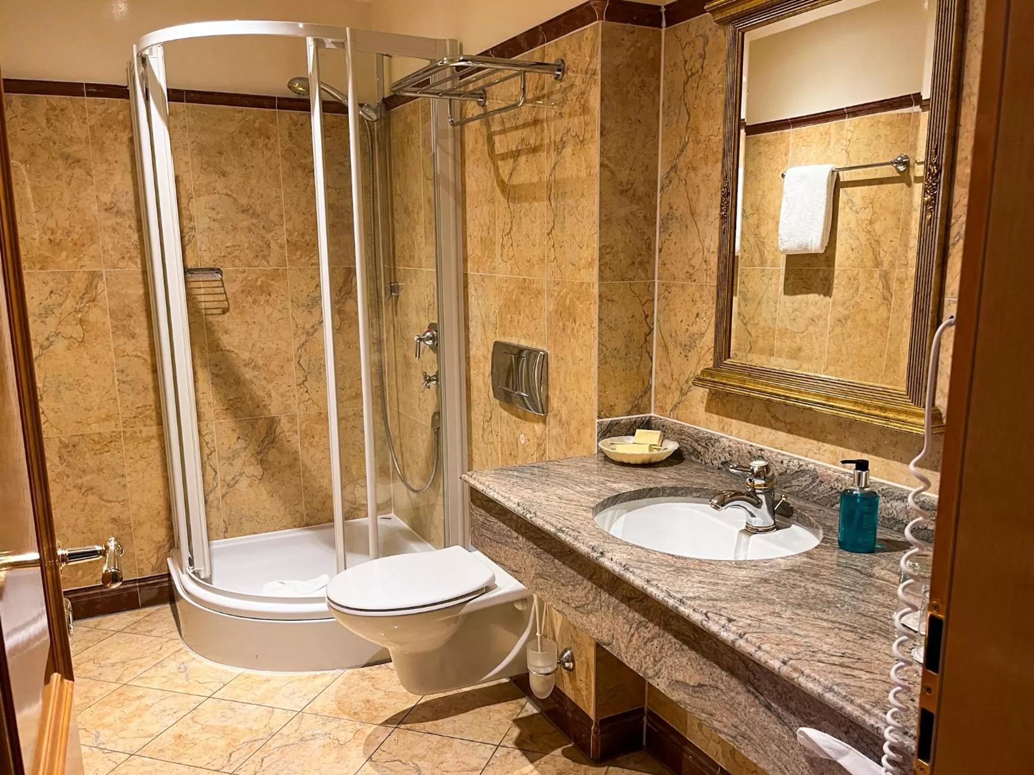 Shower in Hotel Strandperle