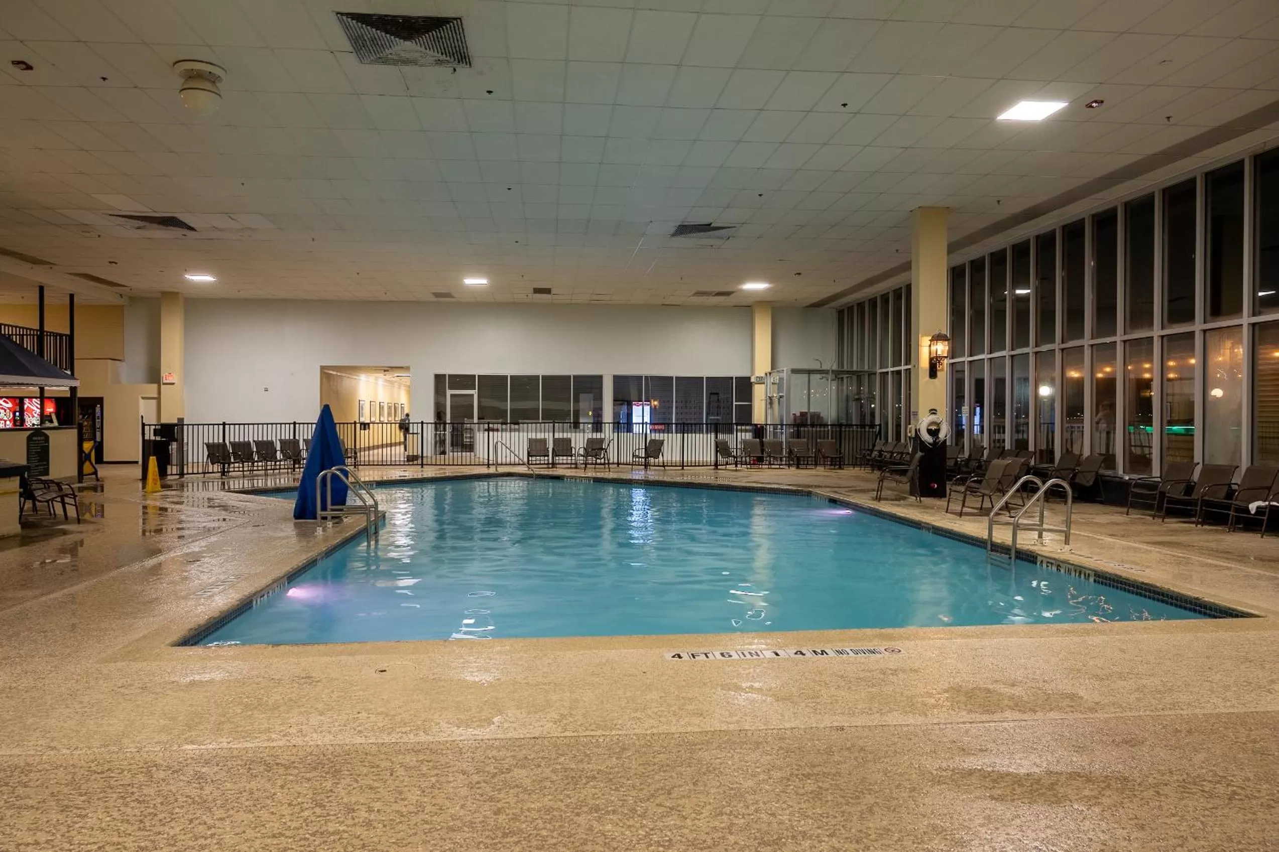 Swimming pool in Emerald Beach Hotel Corpus Christi