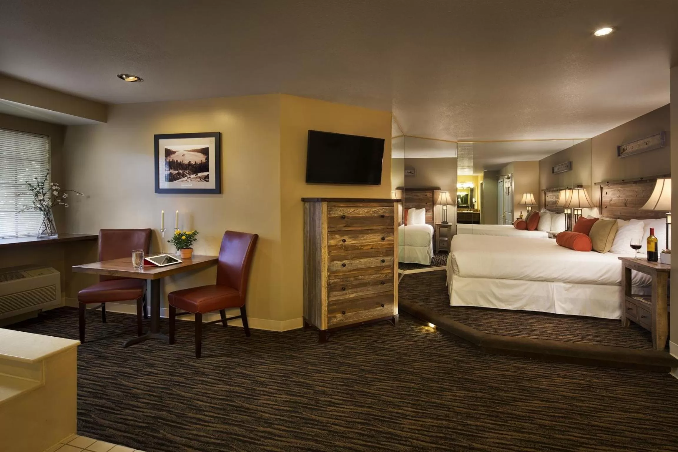 Photo of the whole room, Bed in Postmarc Hotel and Spa Suites