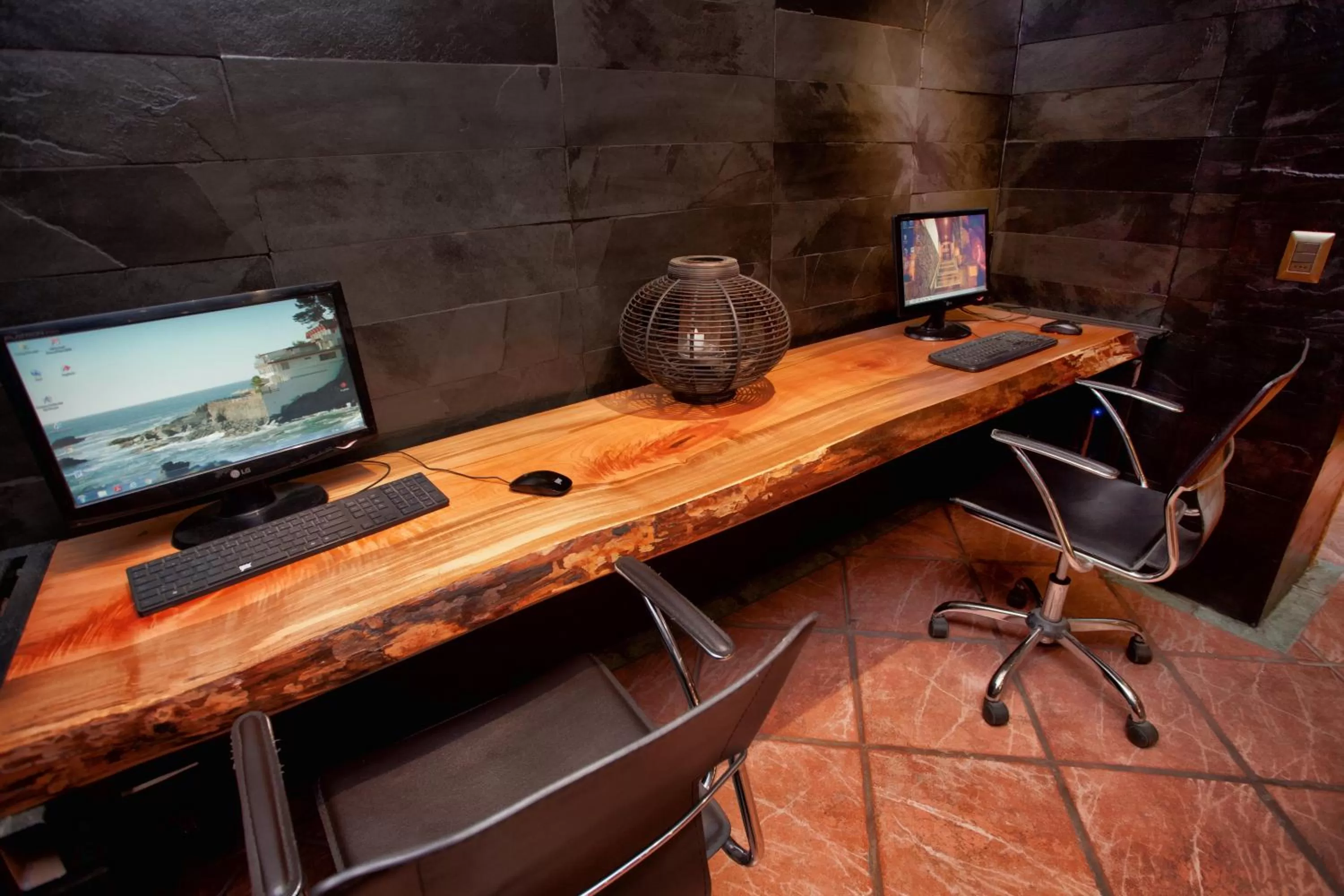 Other in Hotel Oceanic