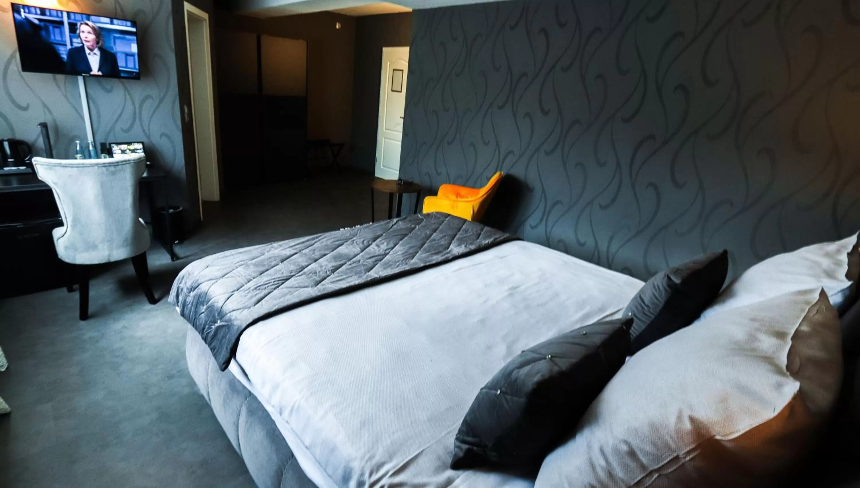 Photo of the whole room, Bed in DUA Hotel