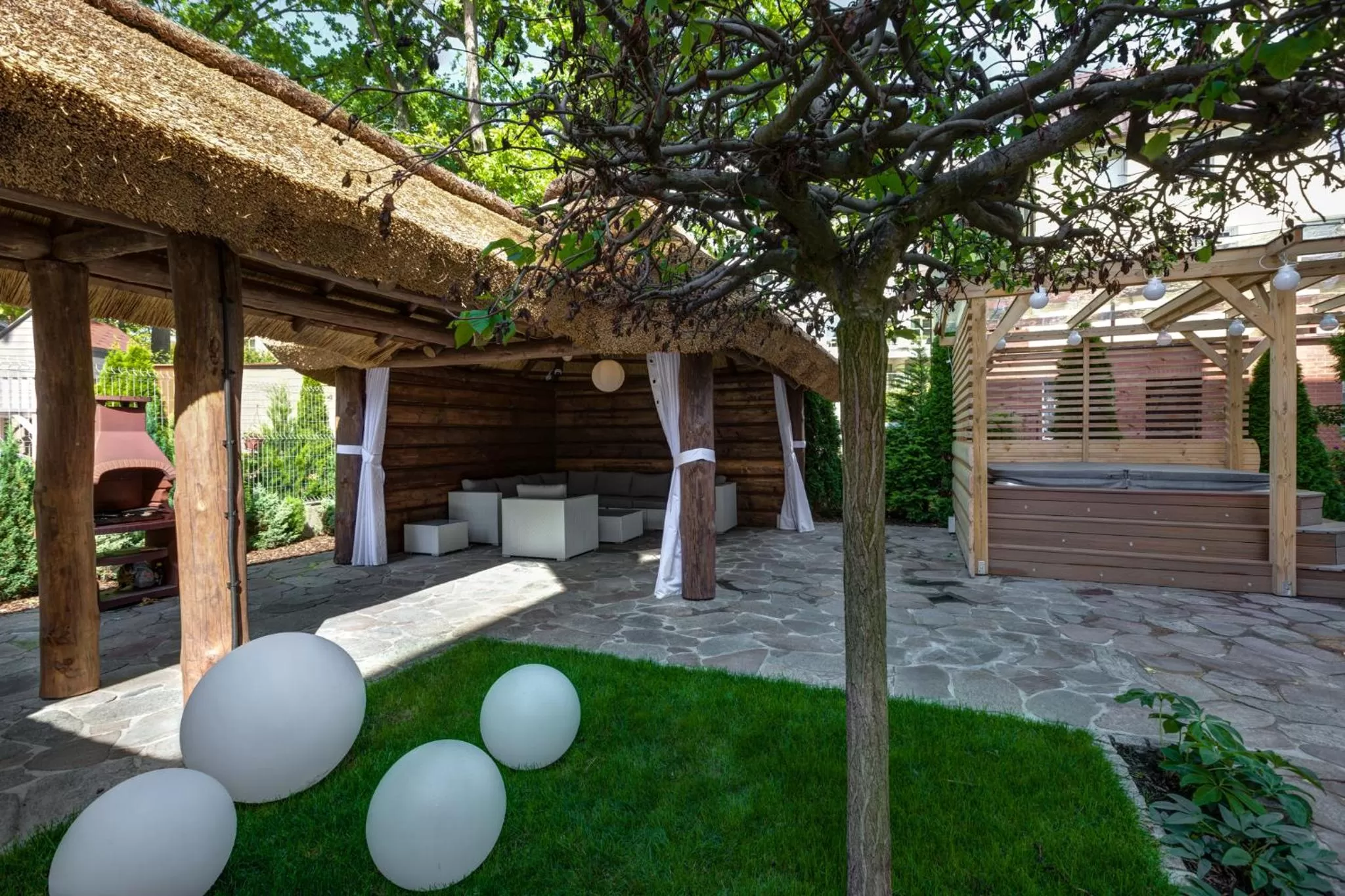 Garden view in Willa Joka