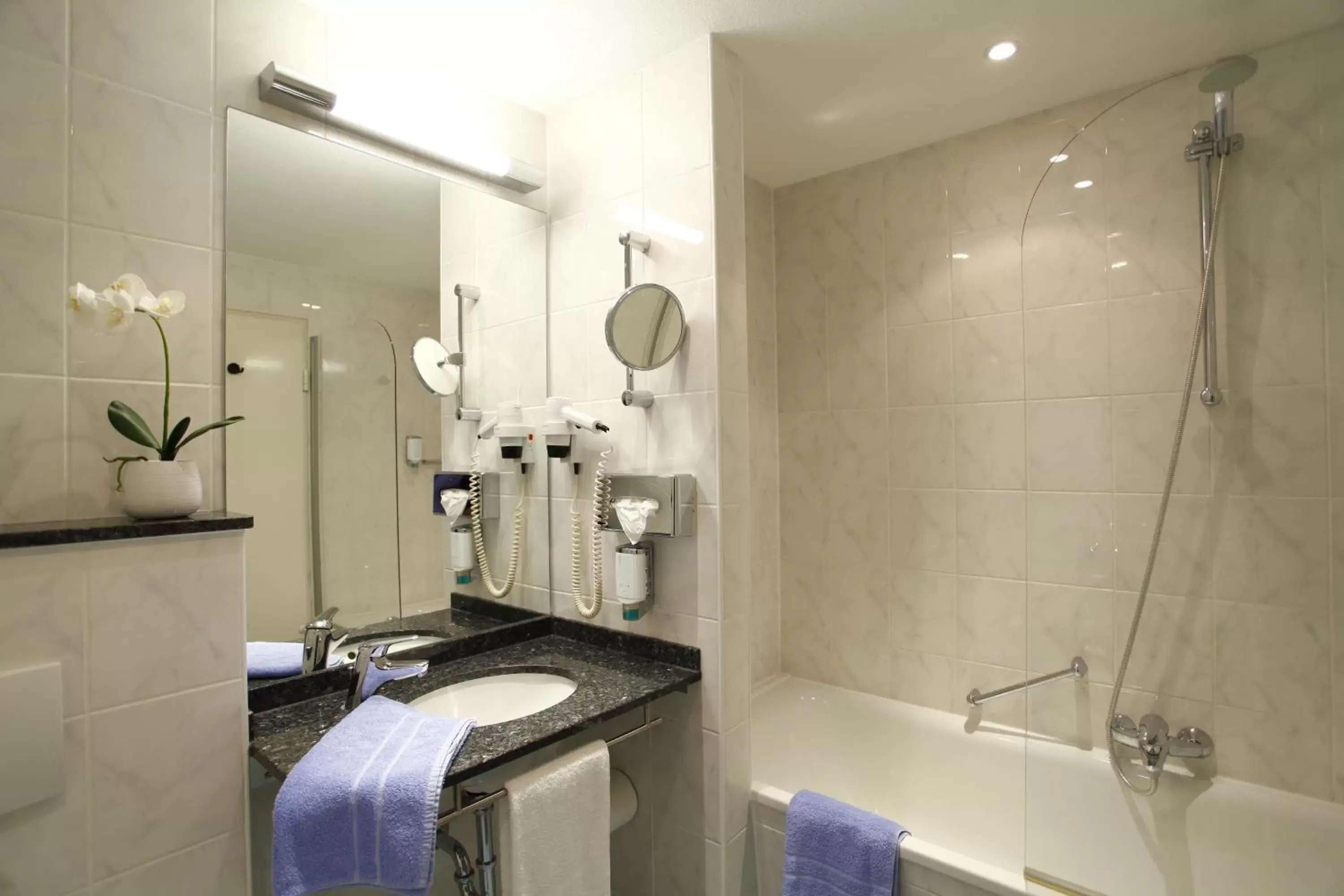 Deluxe Queen Room in Stadthotel Engel Deluxe Queen Room in Stadthotel Engel