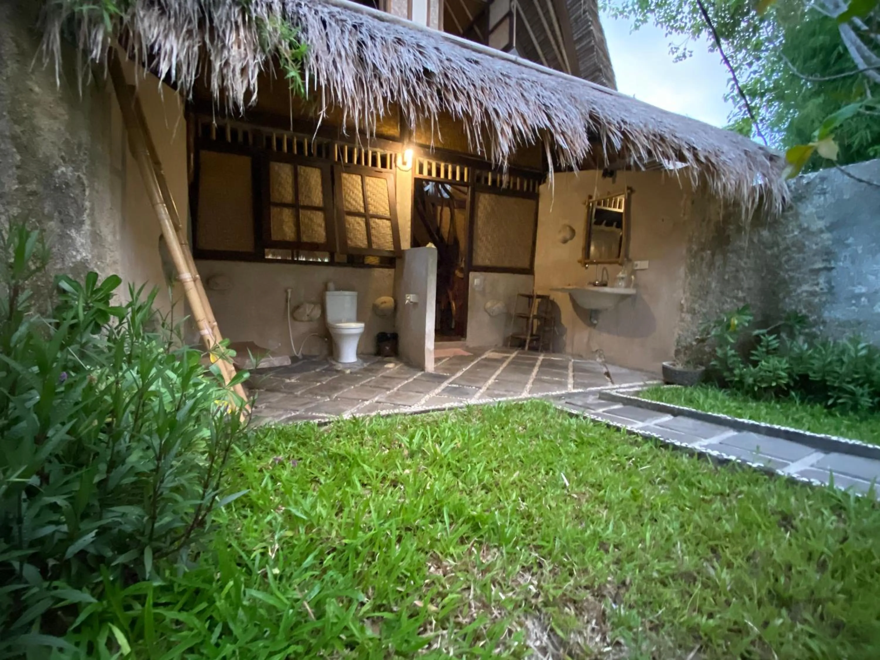 Flower Bud Bungalow Balangan