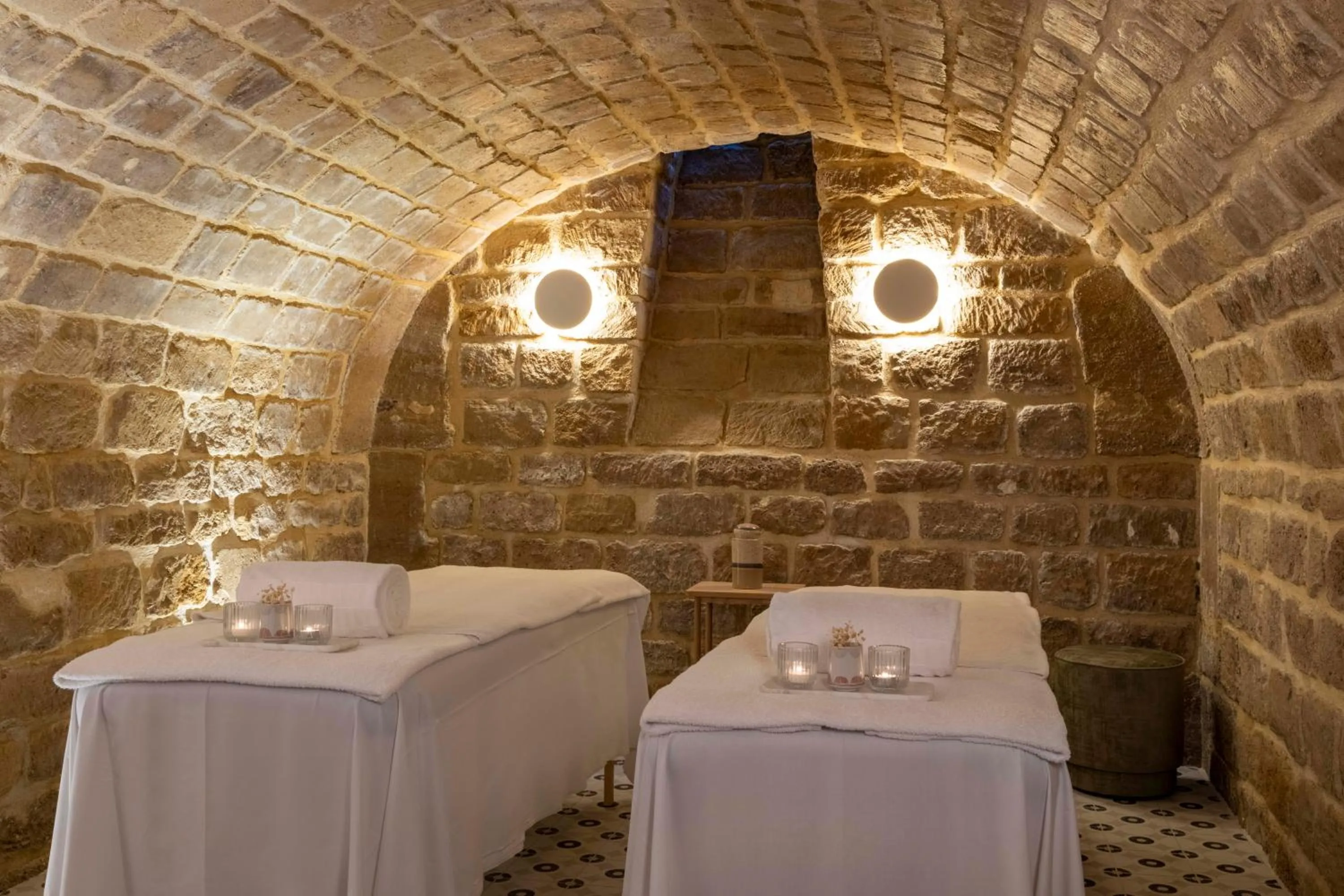 Property building in Le Petit Beaumarchais Hotel & Spa