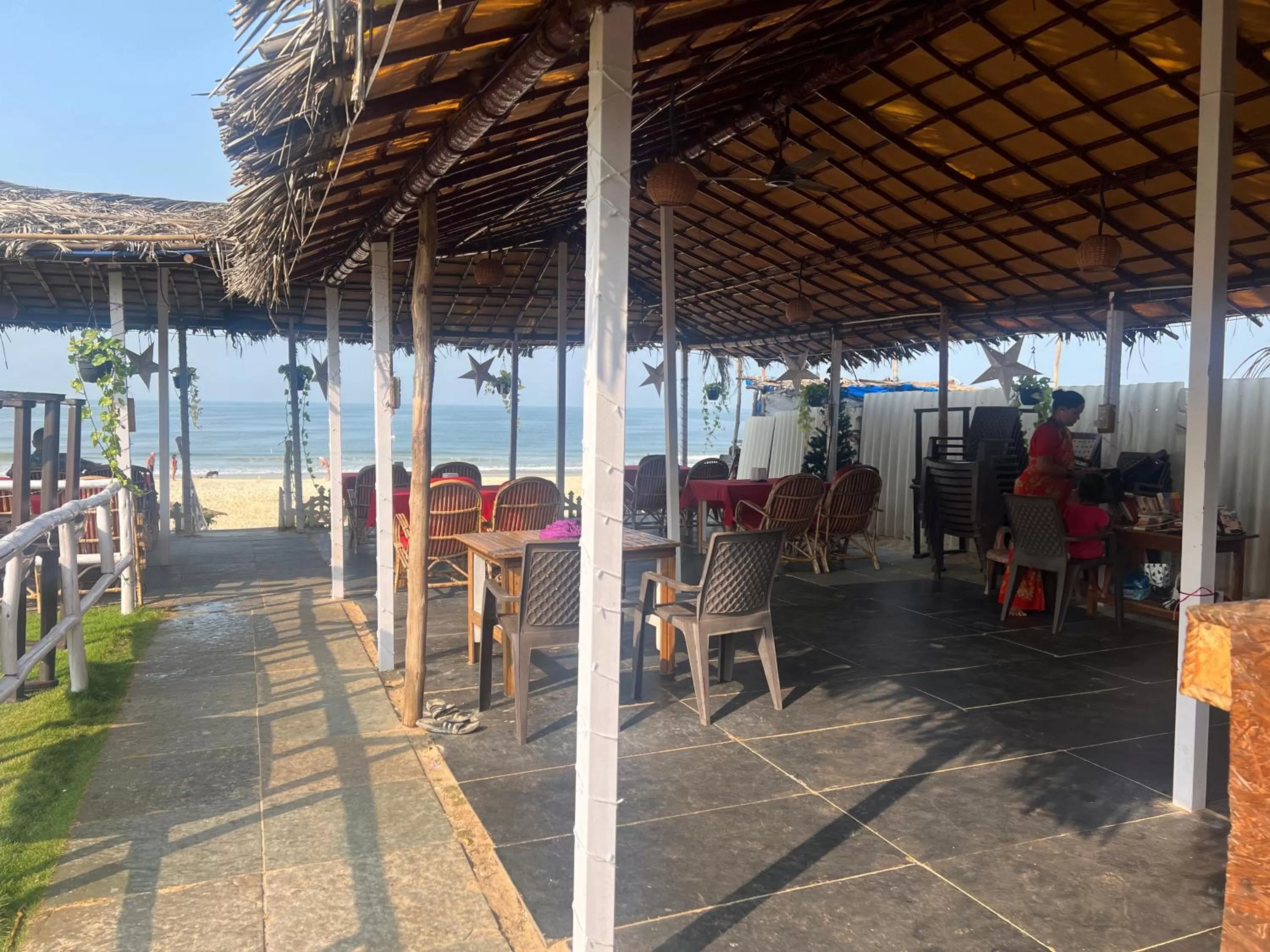 Restaurant/places to eat in Happy Shack Beach And Wooden Huts