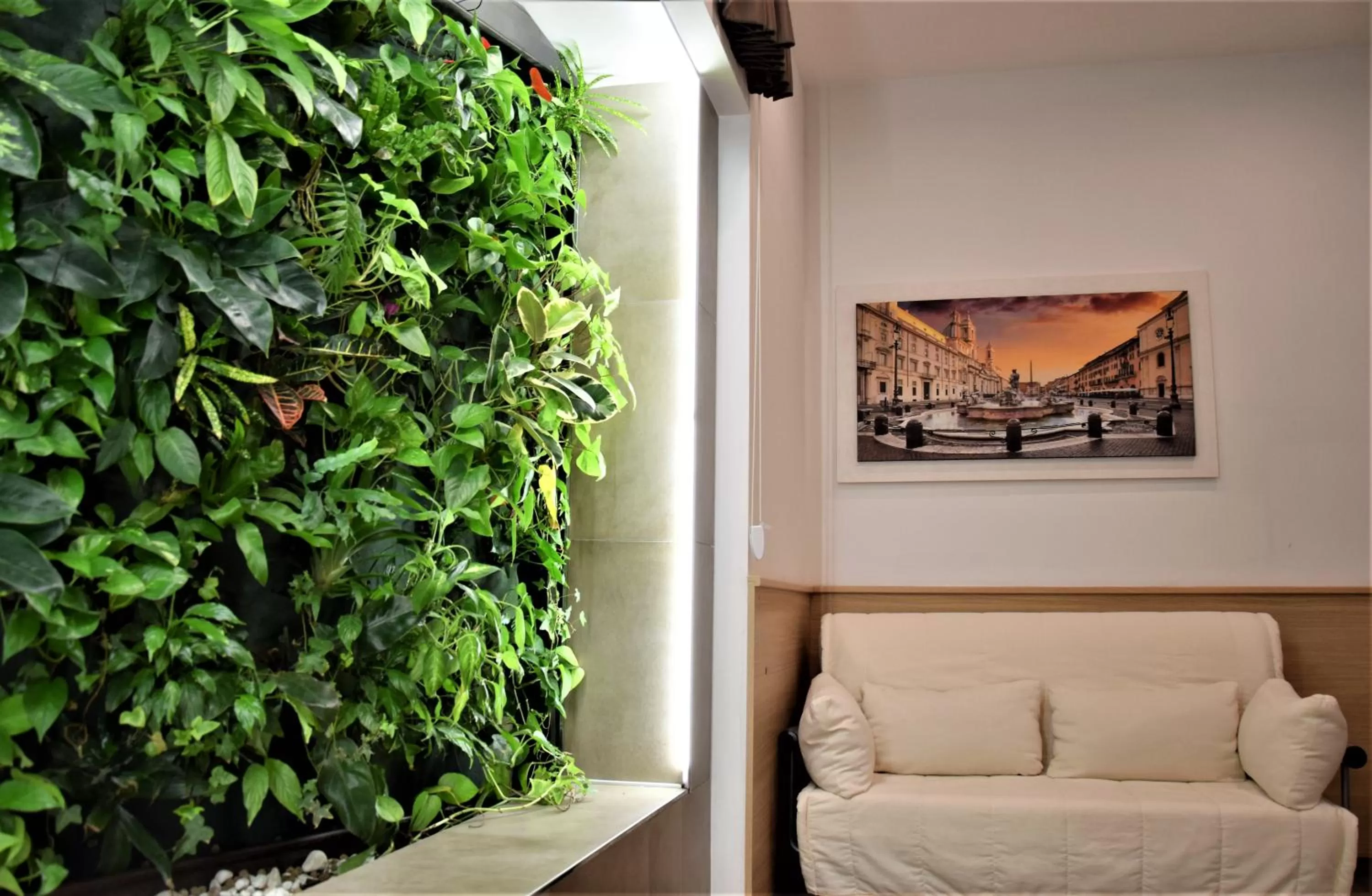 Decorative detail in Hotel Paolo II