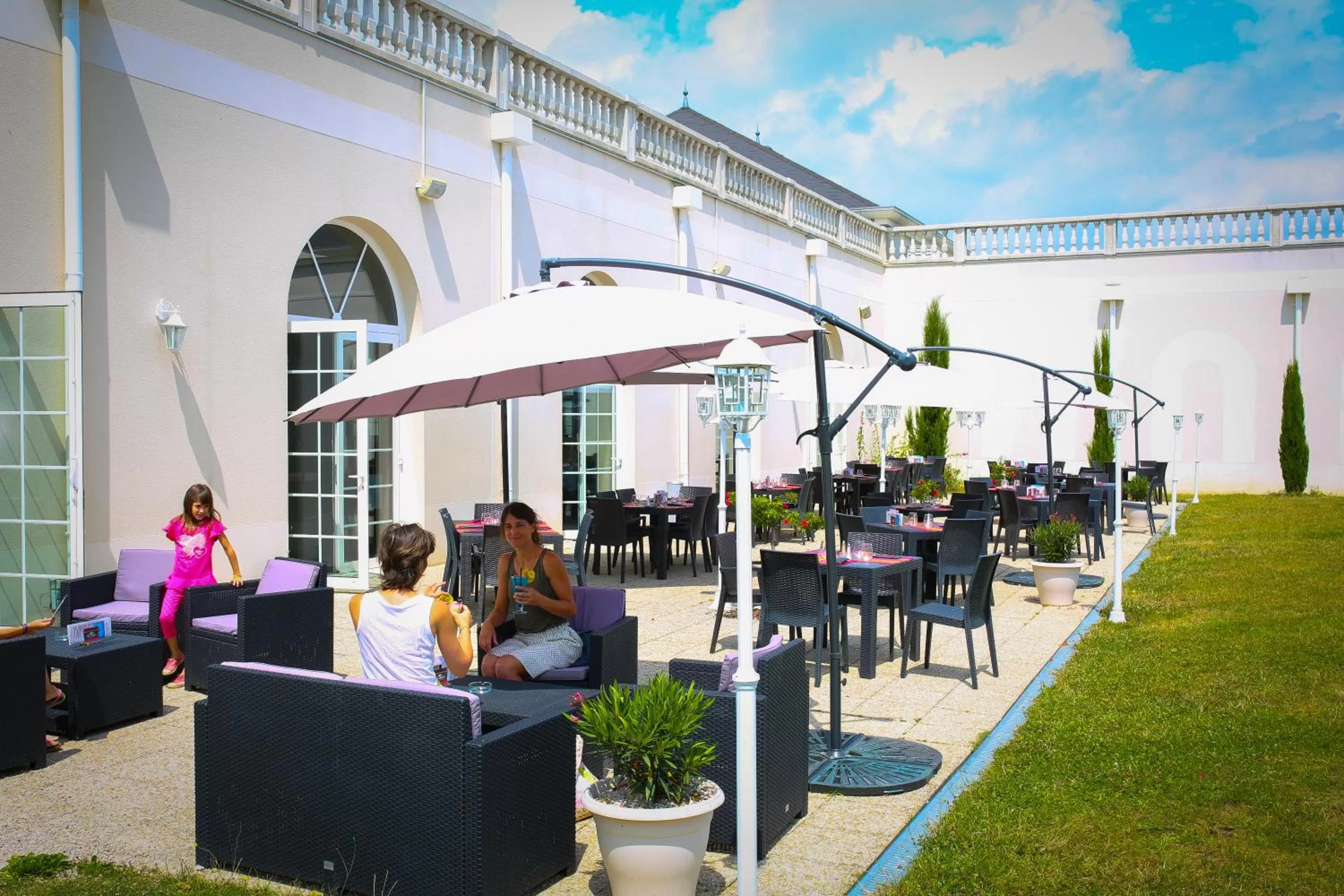 Patio in Résidence Villa Bellagio Amboise by Popinns