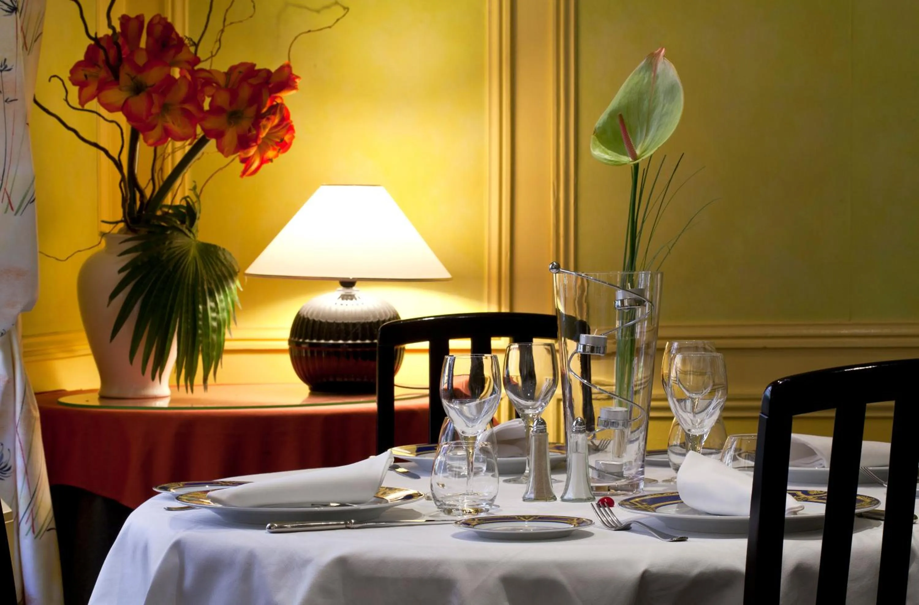 Restaurant/places to eat in Logis Le Midland