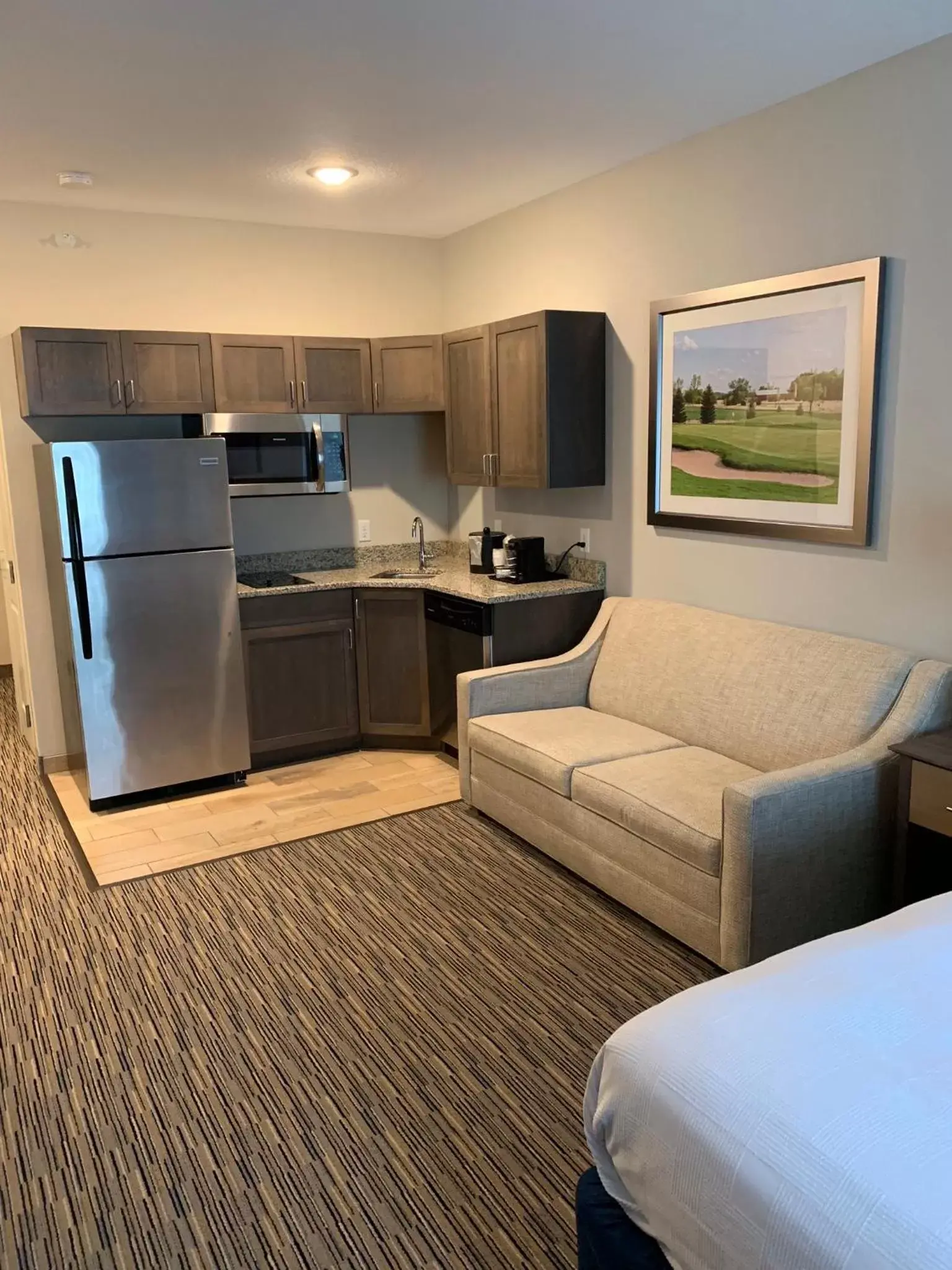 Deluxe King Studio in Little Crow Resort & Conference, Trademark by Wyndham Deluxe King Studio in Little Crow Resort & Conference, Trademark by Wyndham