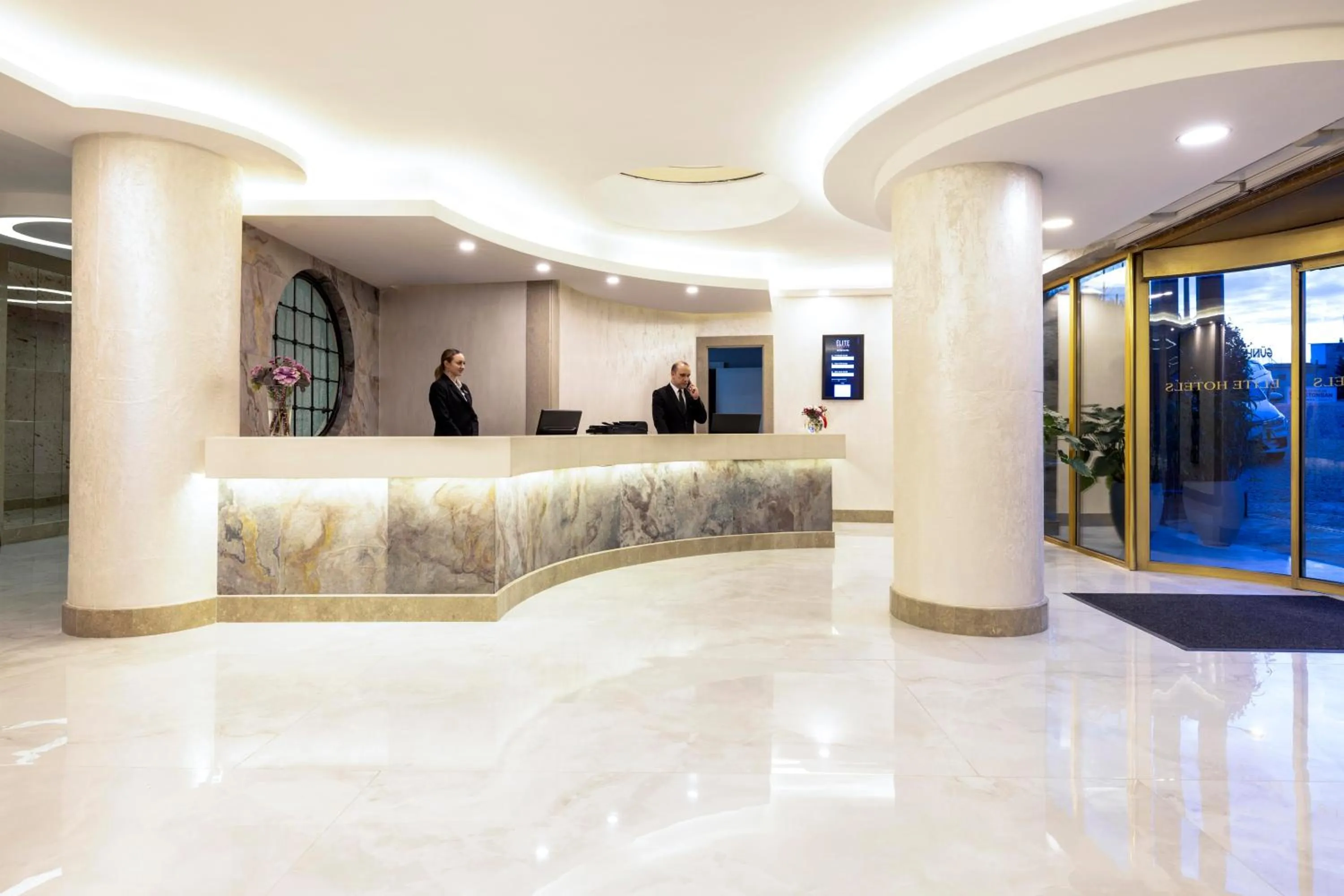 Lobby or reception in Elite Hotel Dragos