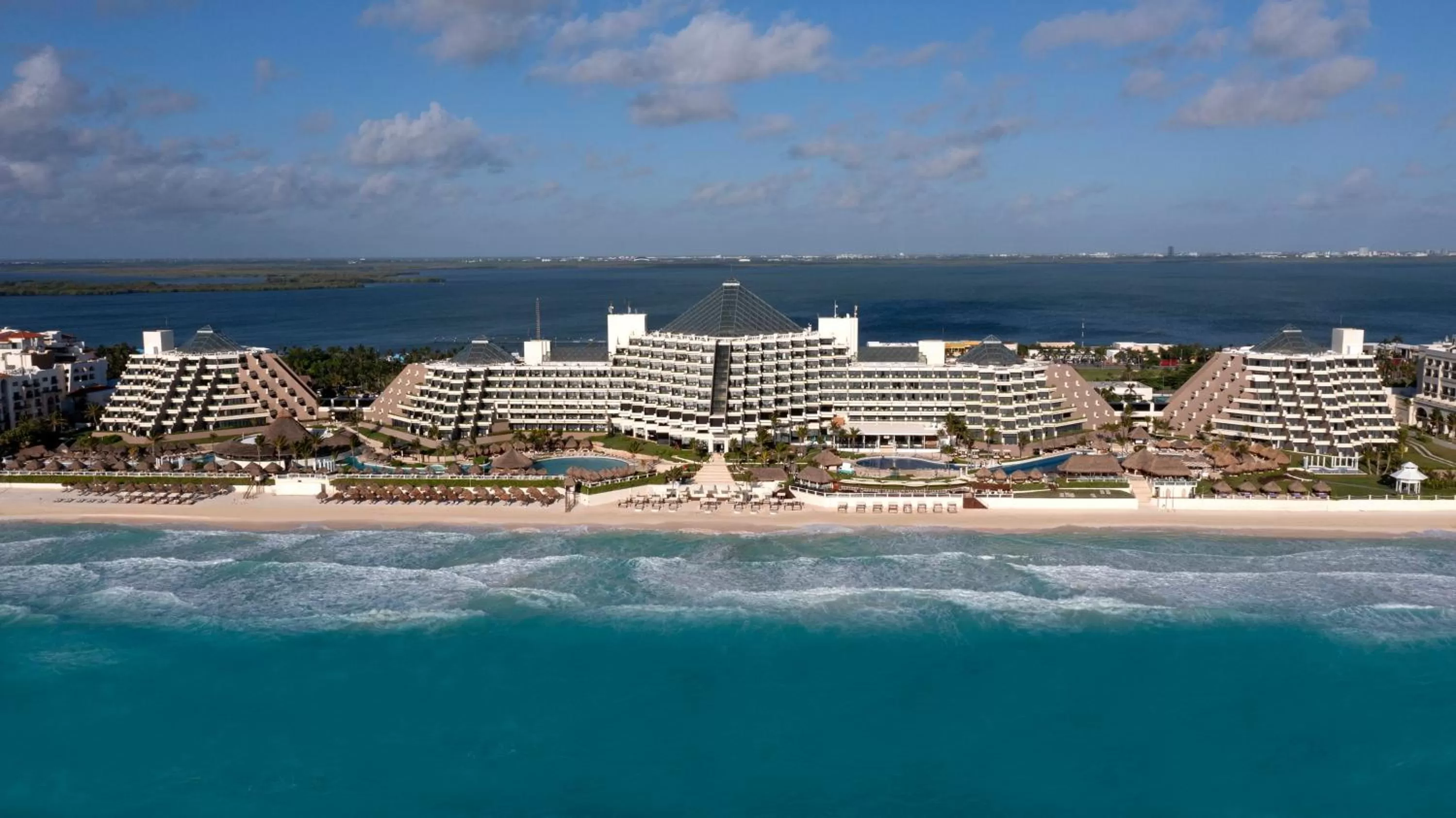 Property building in Paradisus Cancun All Inclusive - Grand Reopening coming soon