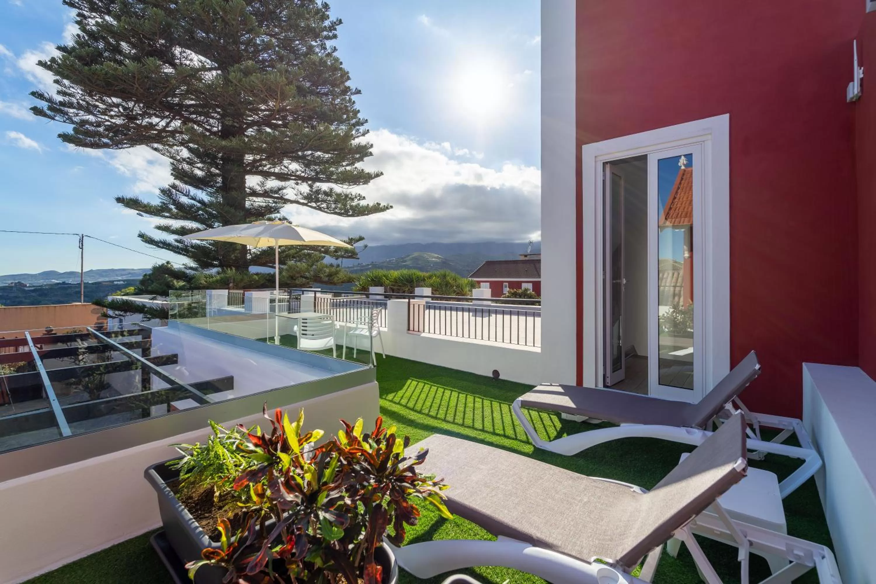 Solarium, Swimming Pool in Albor Suites