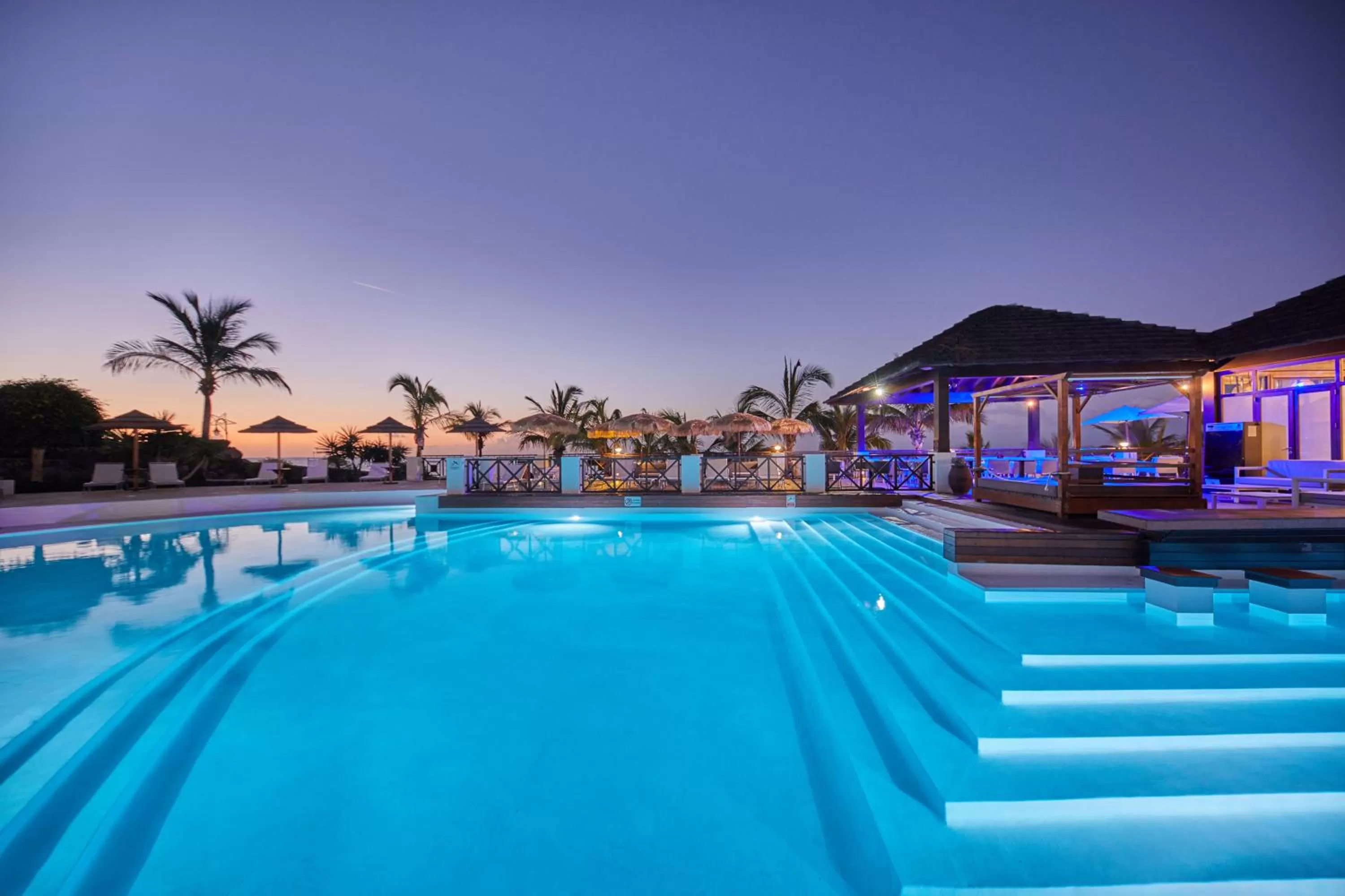 Swimming pool in Secrets Lanzarote Resort & Spa - Adults Only (+18)